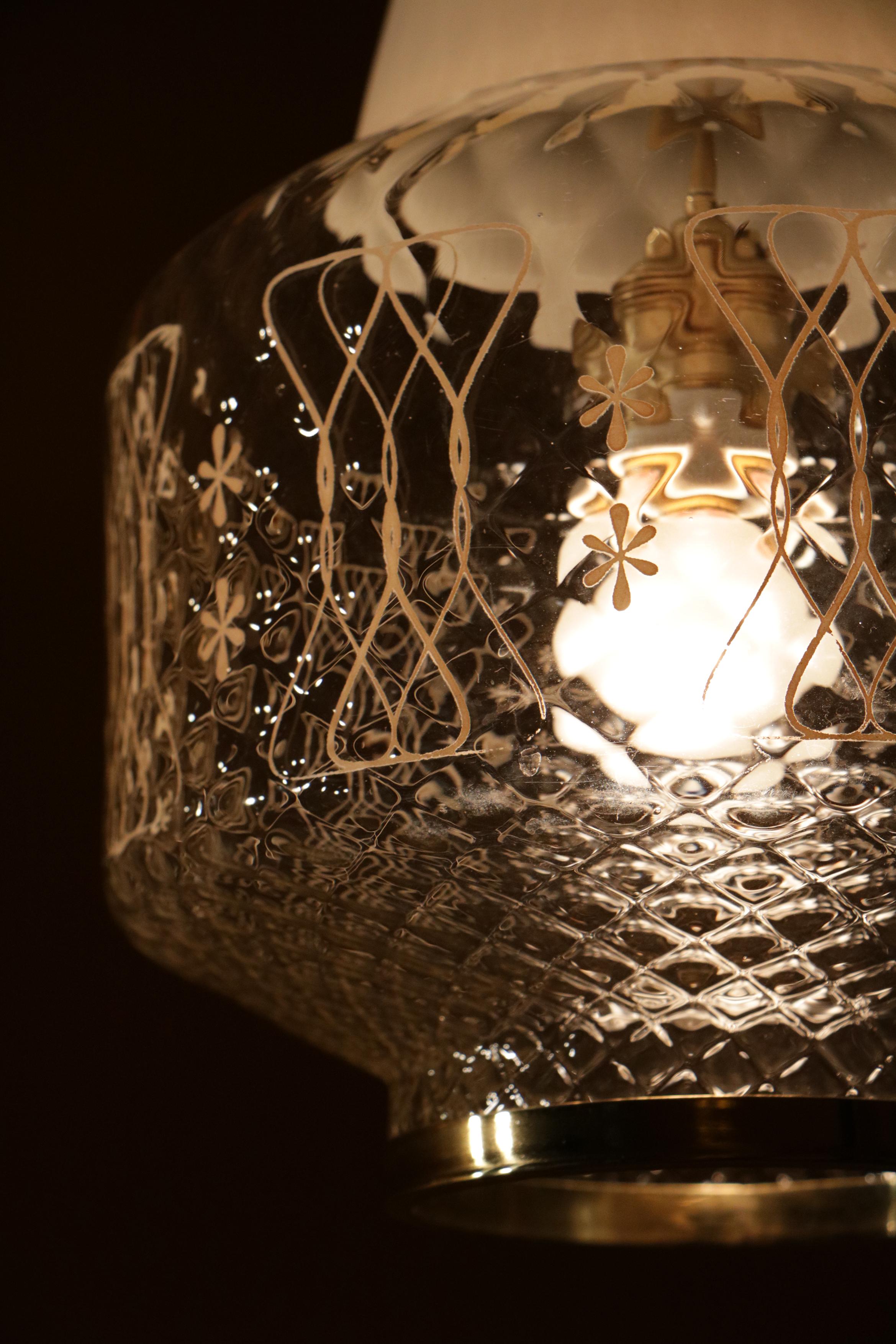 Lampe suspendue italienne Art Déco décorative en verre satiné, années 1950 en vente 6