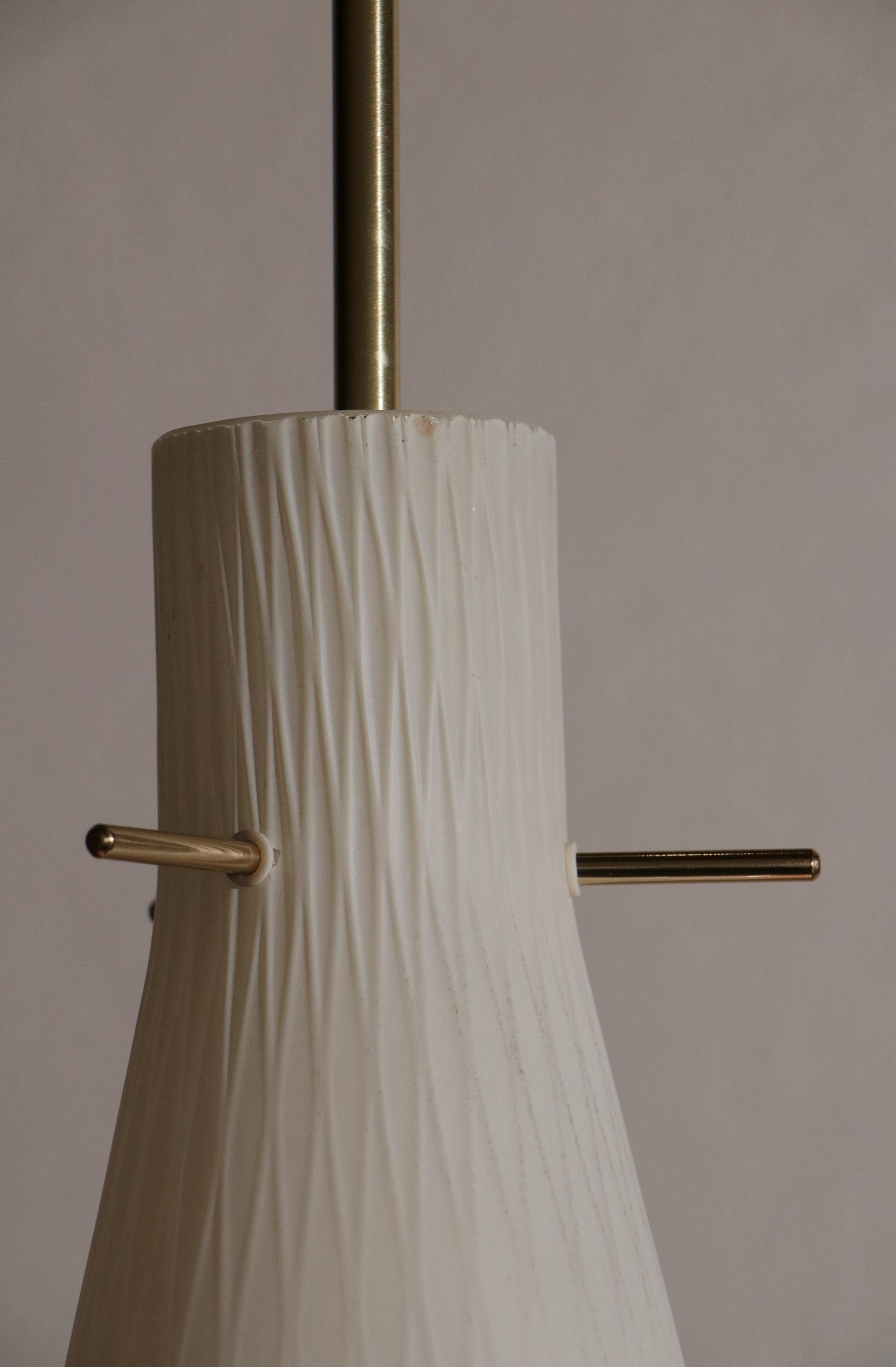 Lampe suspendue italienne Art Déco décorative en verre satiné, années 1950 en vente 2