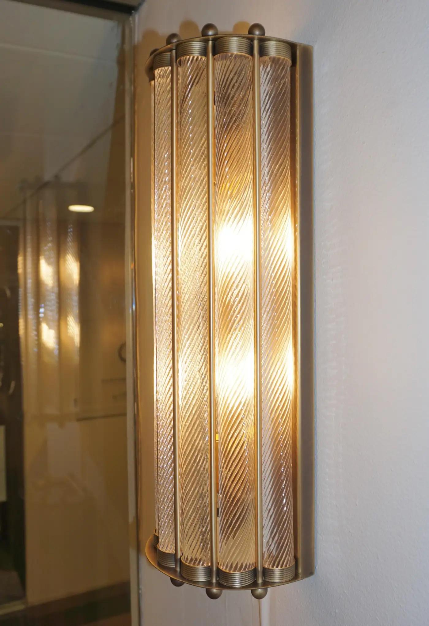 Lámpara italiana de diseño Art Decó de cristal de Murano y media luna en acabado bronce en venta 1