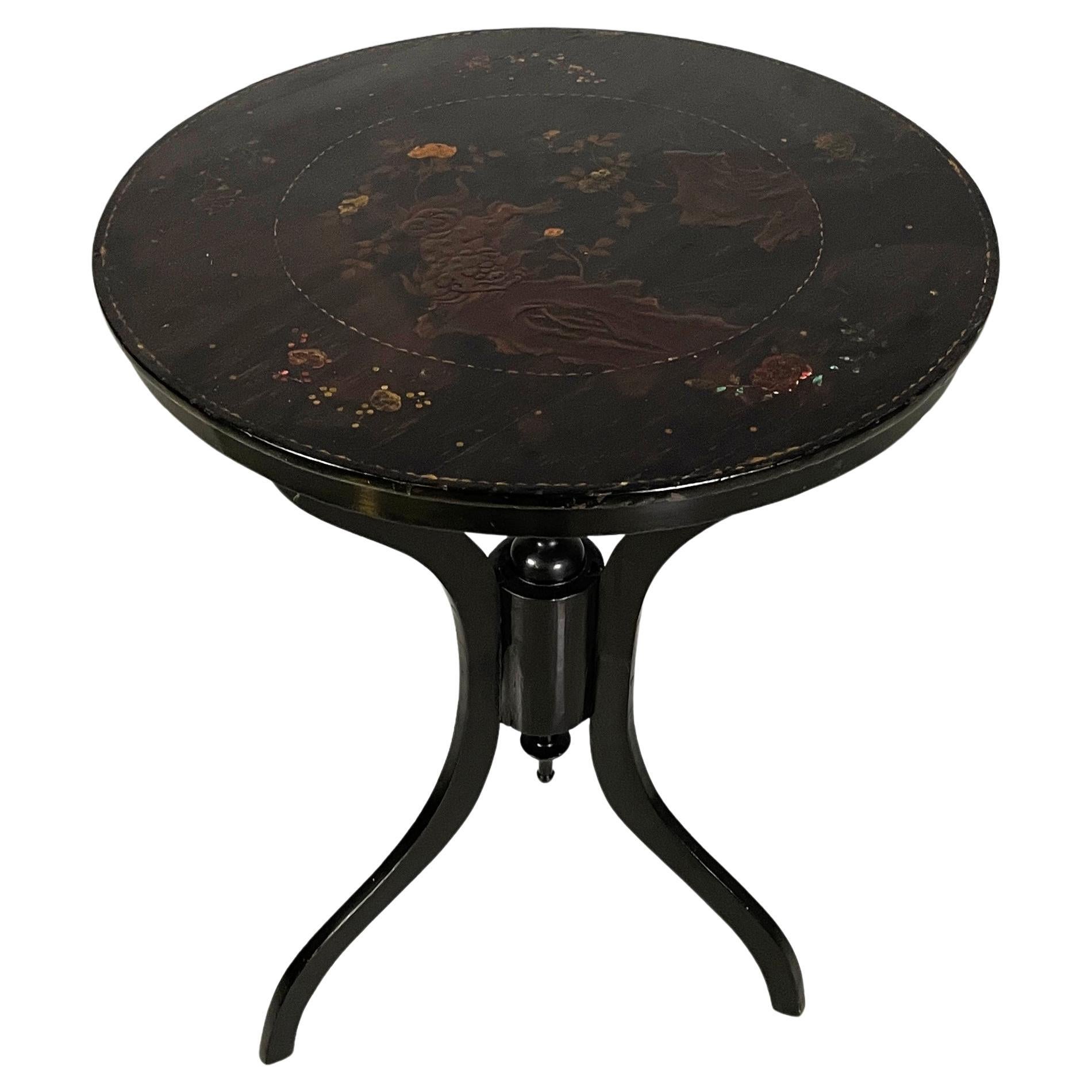 Italian Art Deco dining table in finely crafted black wood, 1930s