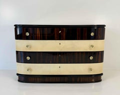 Commode italienne Art Déco en macassar et parchemin avec poignée en laiton, années 1940