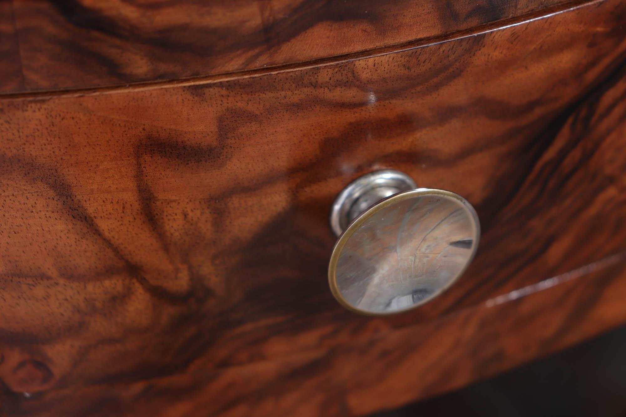 Italian Art Deco Drum Side table 1