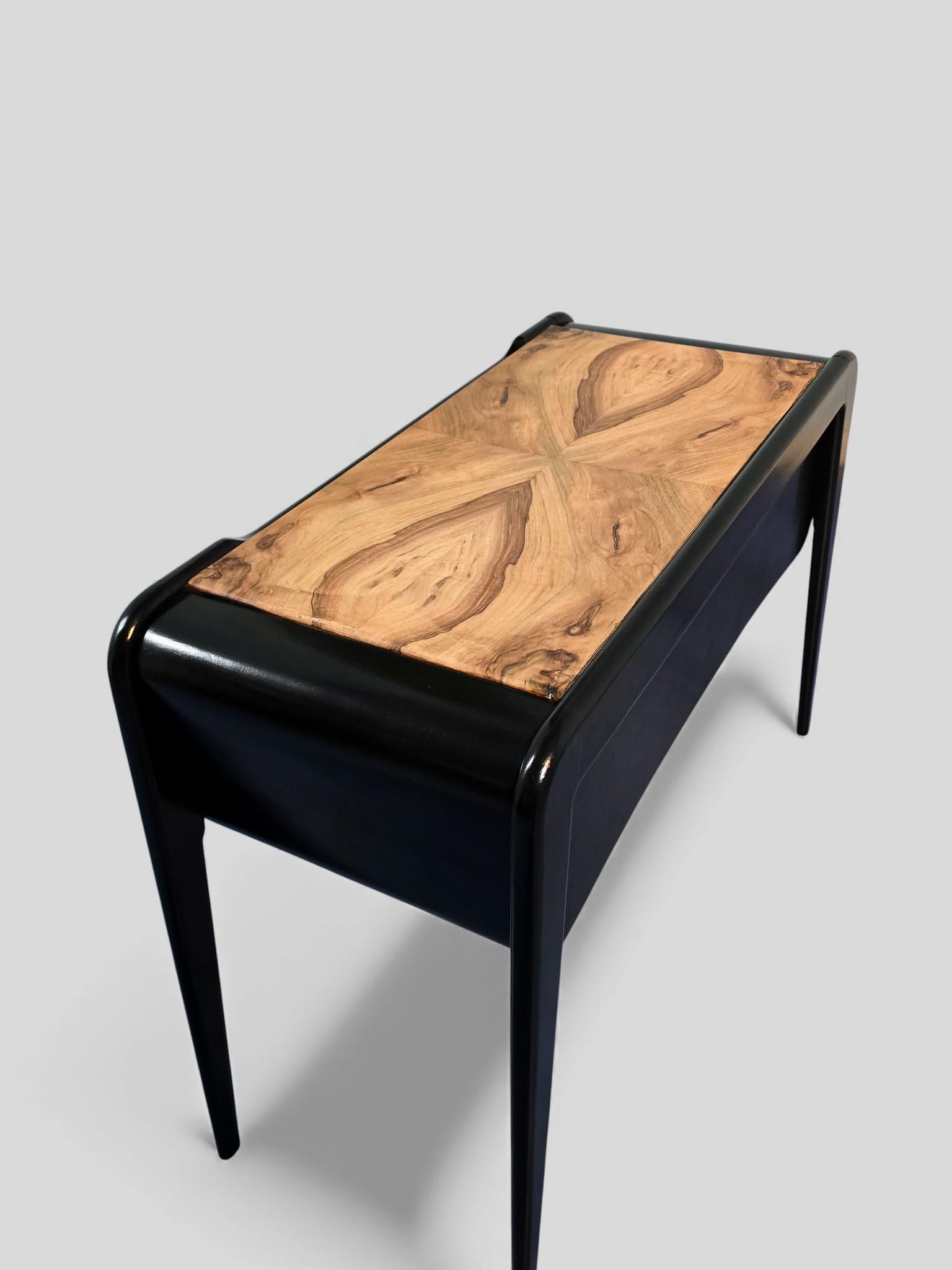 Table basse ou table d'appoint ébonisée Art déco italien, années 1940 en vente 10