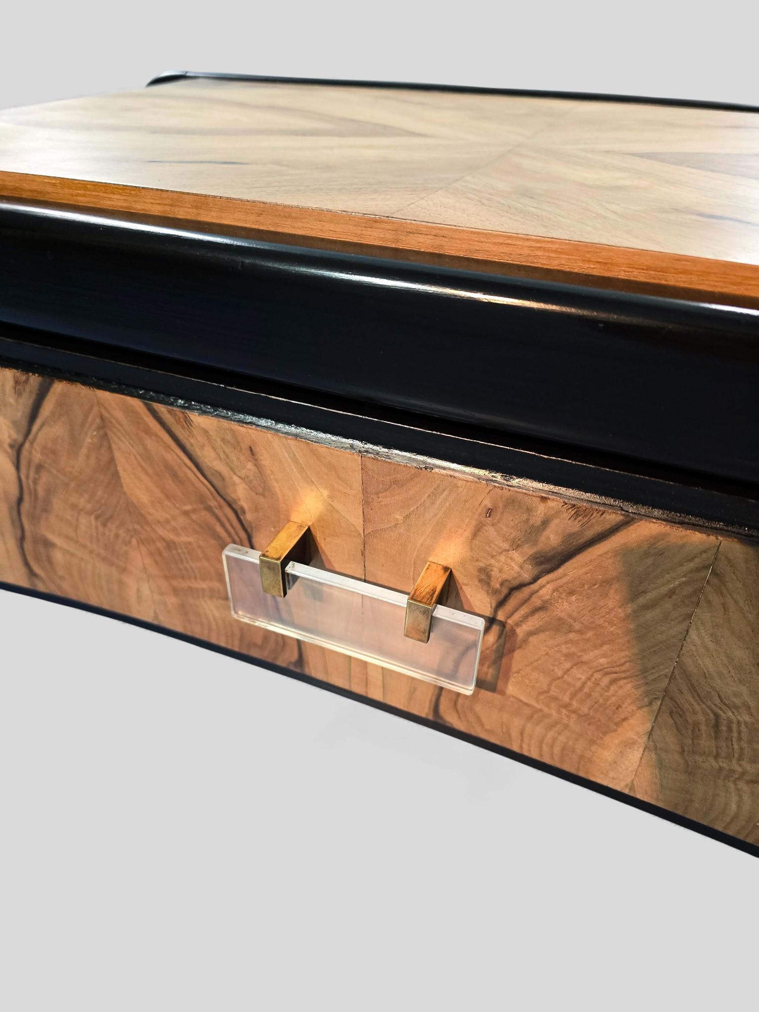 Table basse ou table d'appoint ébonisée Art déco italien, années 1940 en vente 14