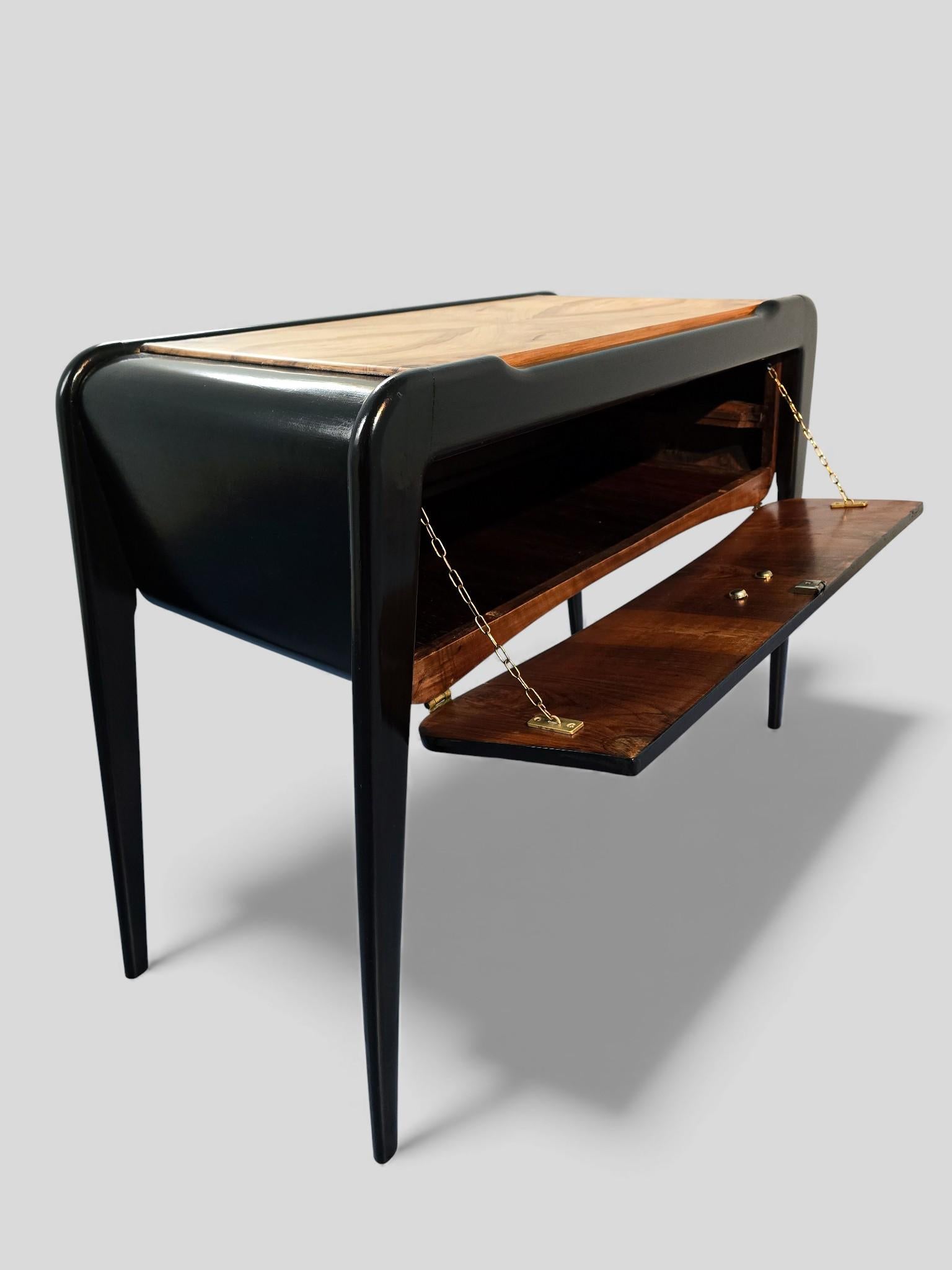 Table basse ou table d'appoint ébonisée Art déco italien, années 1940 en vente 15