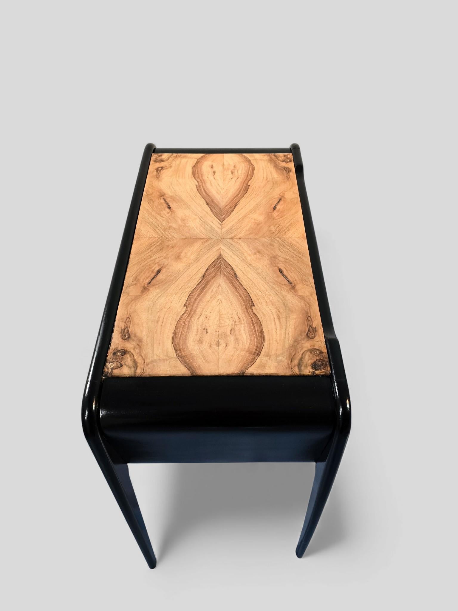 Table basse ou table d'appoint ébonisée Art déco italien, années 1940 en vente 3