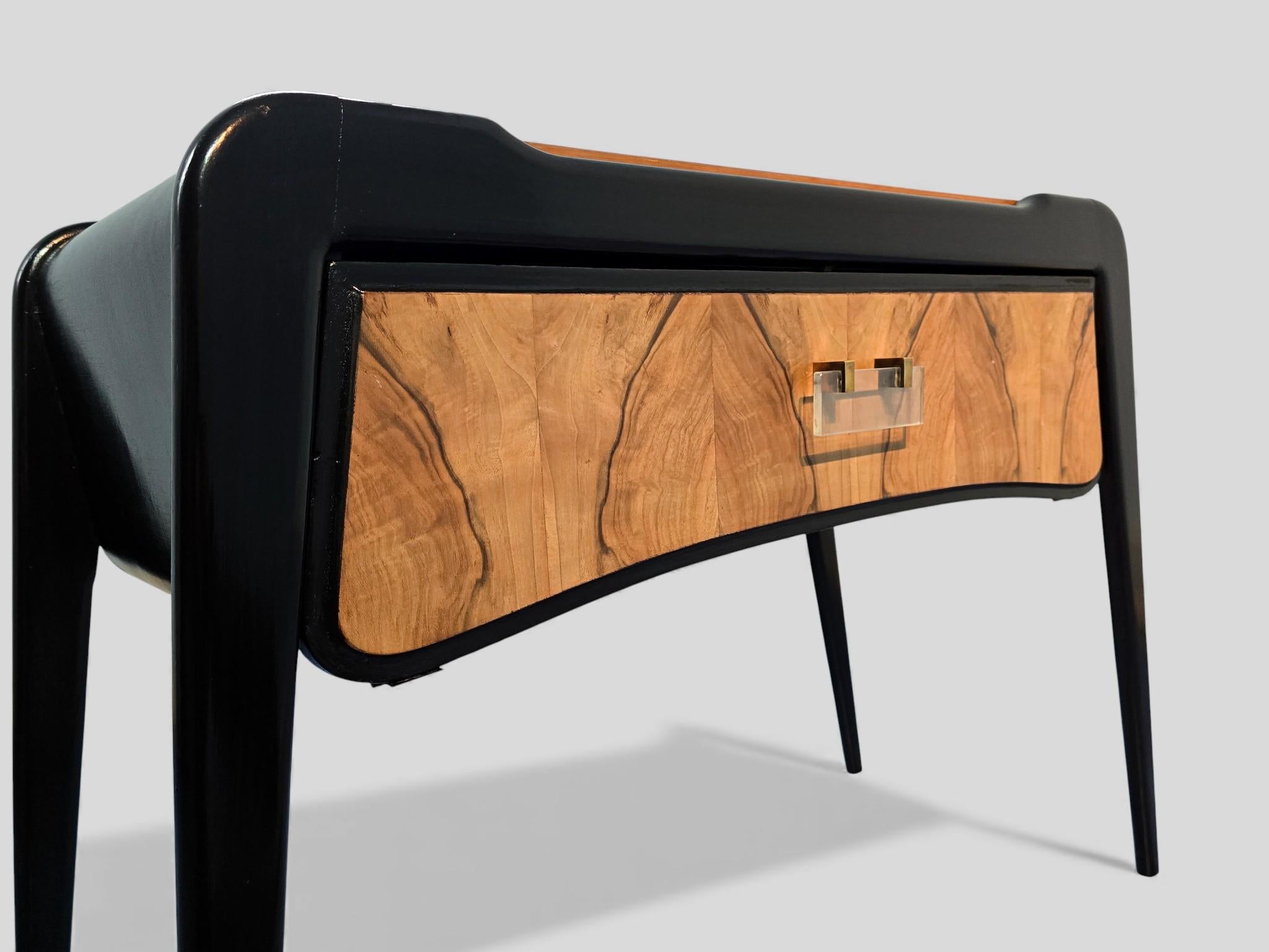 Table basse ou table d'appoint ébonisée Art déco italien, années 1940 en vente 4