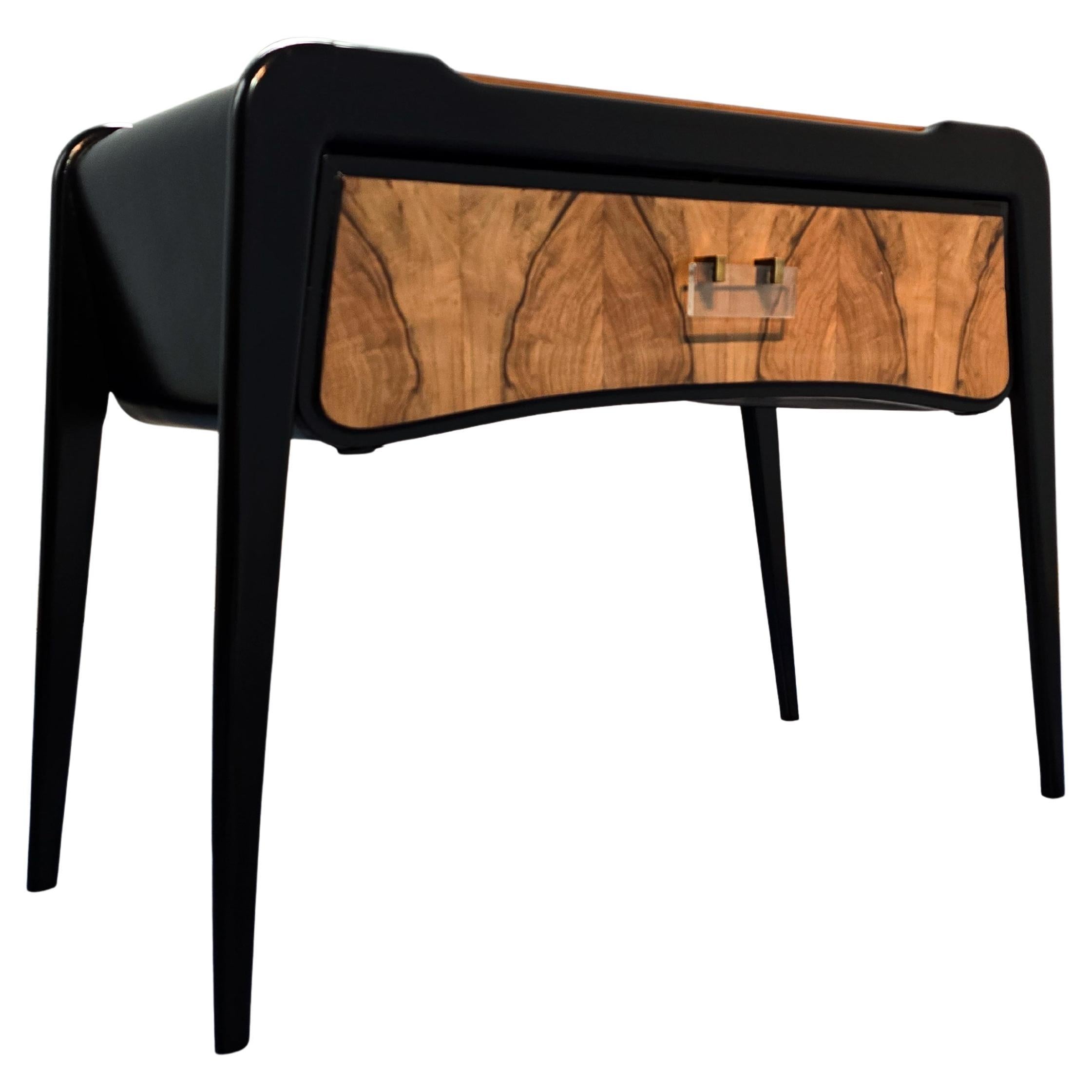 Table basse ou table d'appoint ébonisée Art déco italien, années 1940 en vente