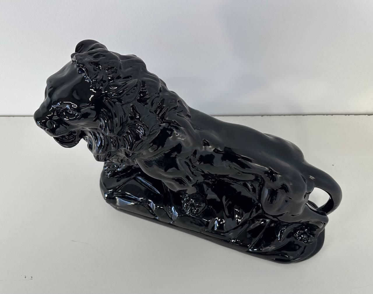 Lion poli noir en terre cuite Art déco italien, années 1930 en vente 2