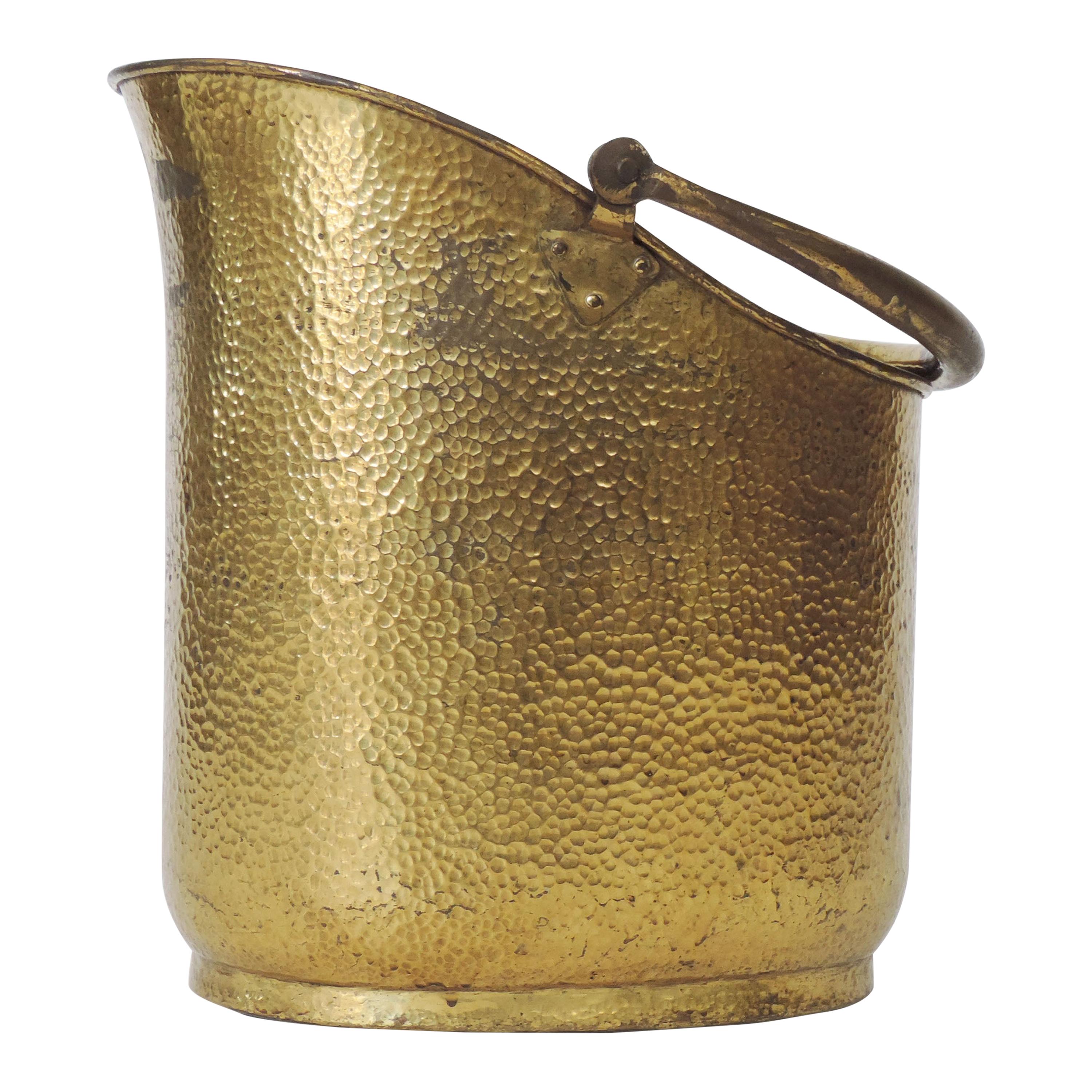 Italian Art Deco Firewood Bucket in Hammered Brass, Attributed to Gio Ponti