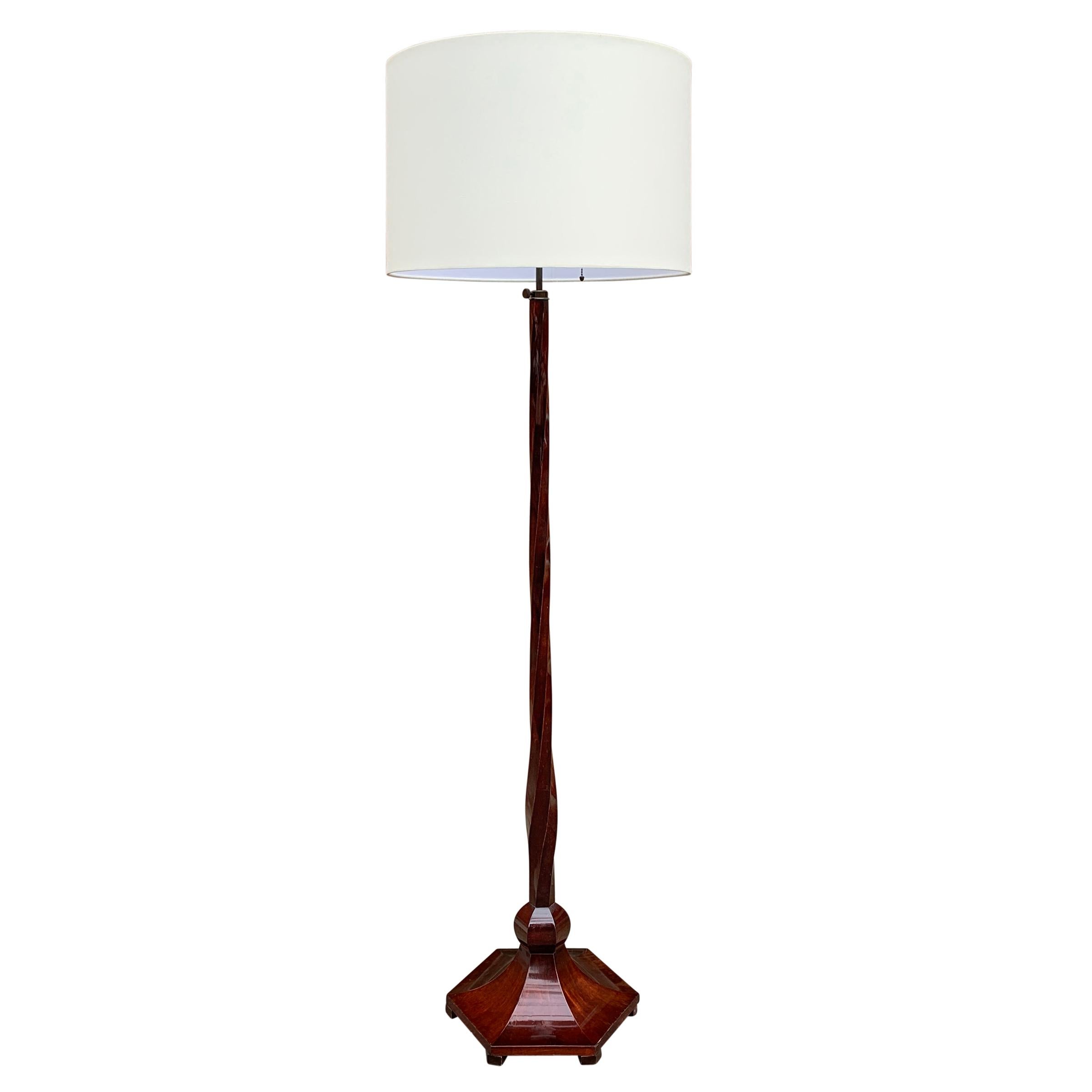 Italian Art Deco Floor Lamp In Good Condition For Sale In Chicago, IL