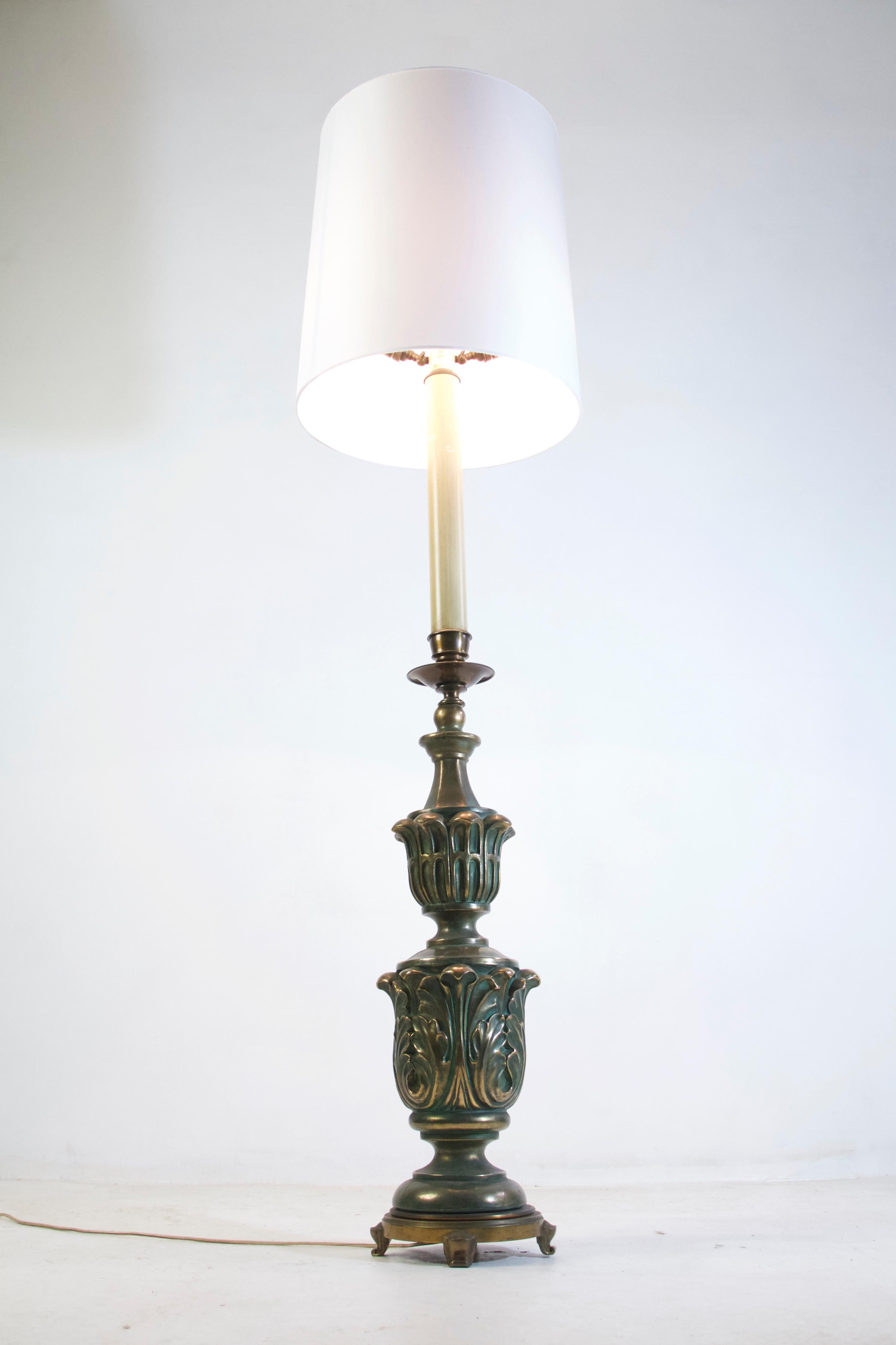 Italian Art Deco Floor Lamp in Bronze and Ceramic For Sale 3