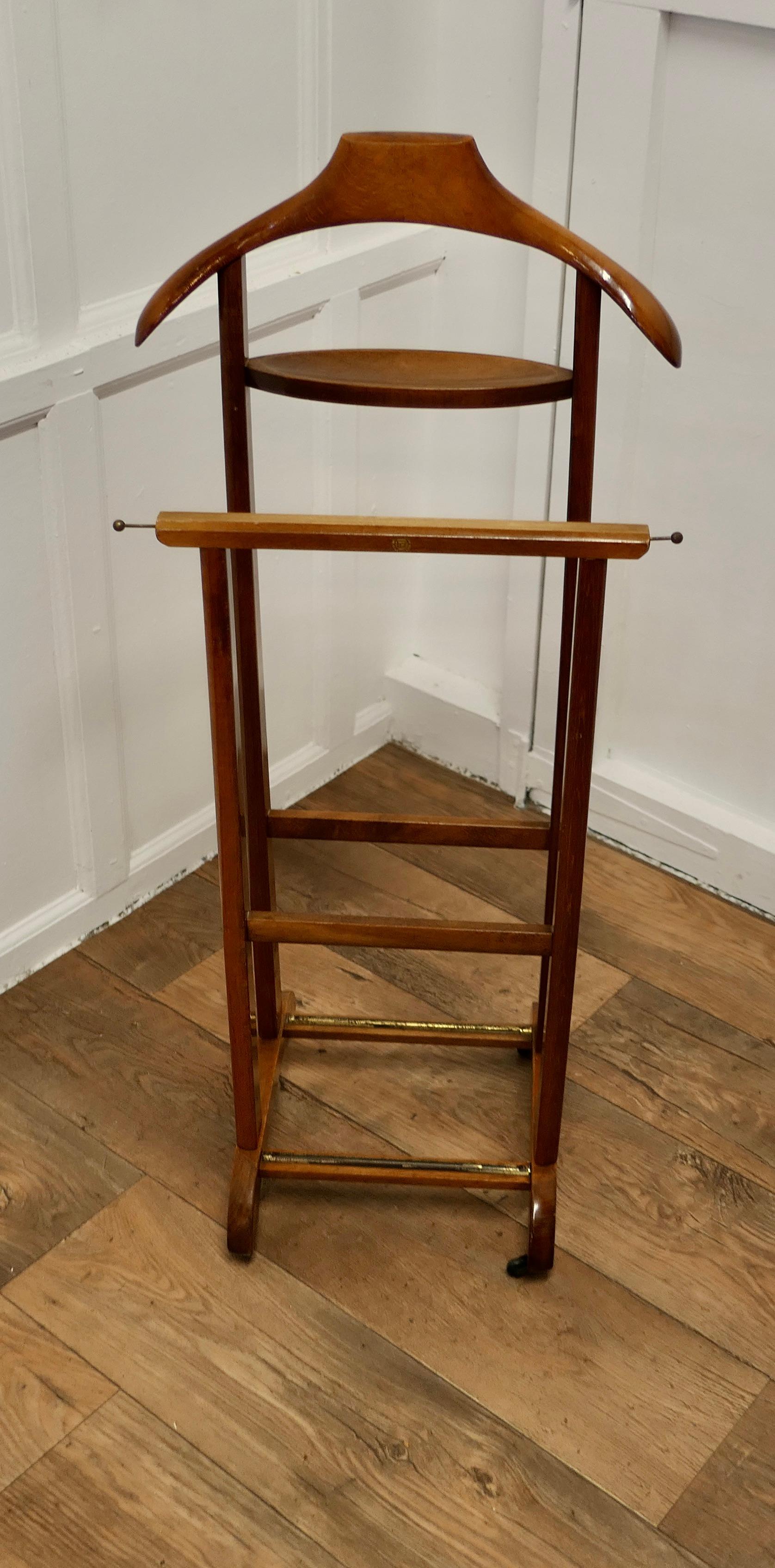 Italian Art Deco Gentleman’s Suit Hanger or Night Stand, the Versatile Valet In Good Condition In Godshill, Isle of Wight