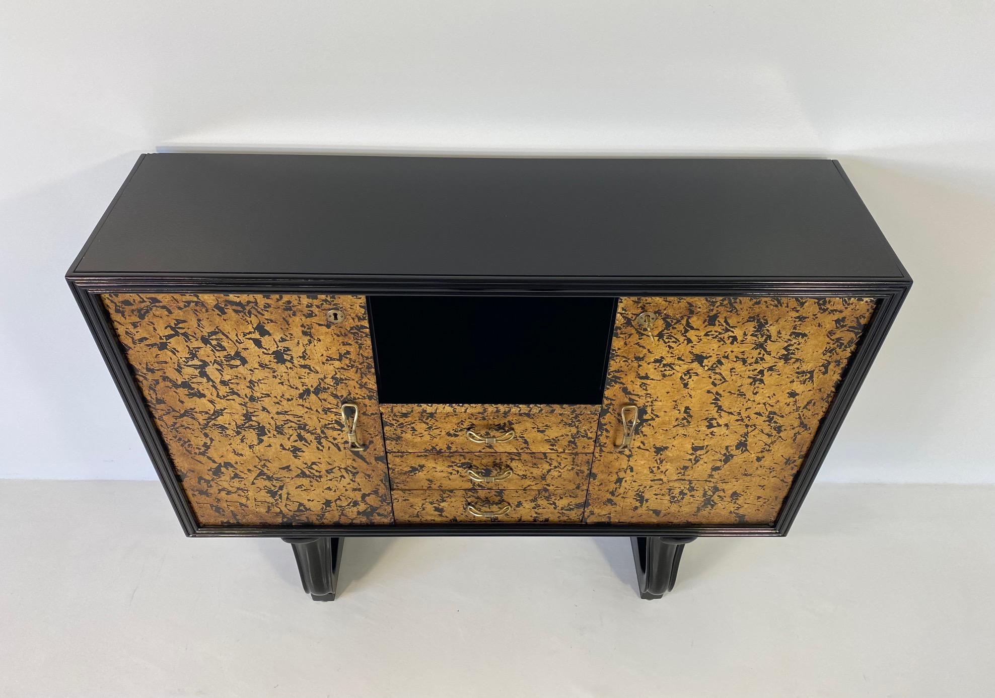 Italian Art Deco Gold Leaf and Black Lacquer Cabinet, 1940s 2