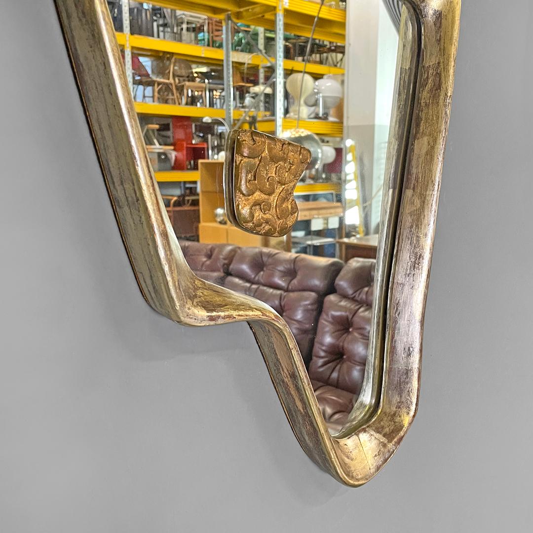 Italian Art Deco golden wood wall mirror with abstract curved structure, 1940s For Sale 10