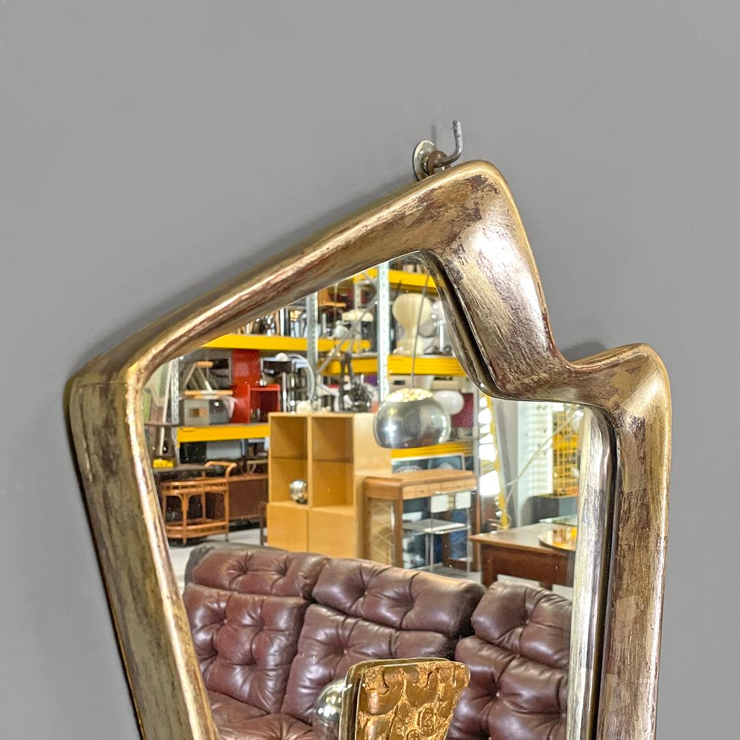 Italian Art Deco golden wood wall mirror with abstract curved structure, 1940s For Sale 3