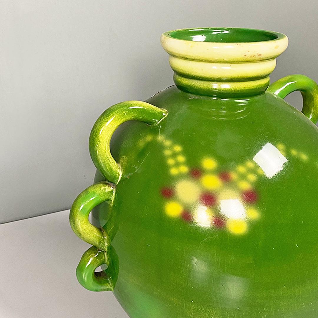 Italian Art Deco Green Ceramic Vase with a Circular Motif by Deruda, 1940 Ca. For Sale 3