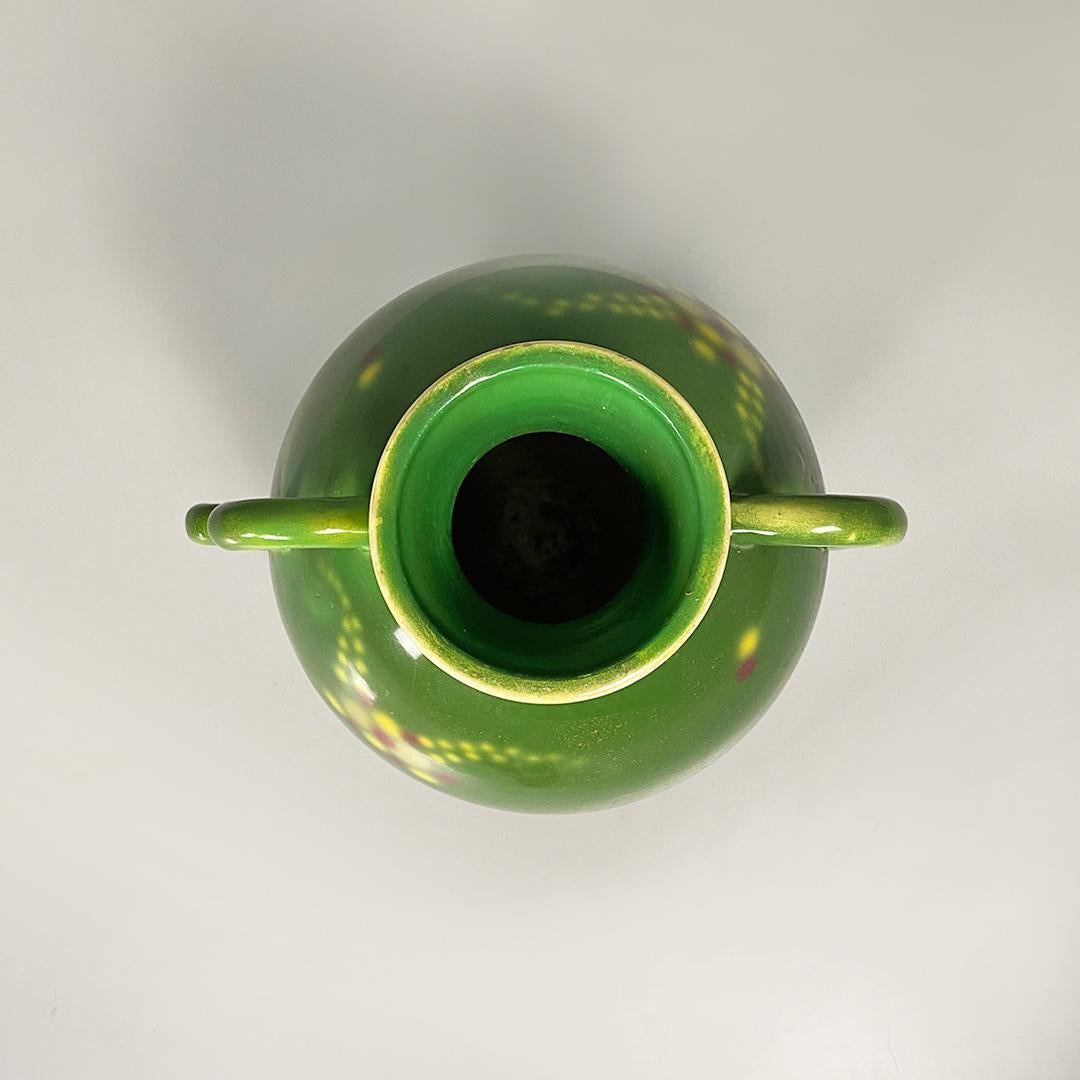 Italian Art Deco Green Ceramic Vase with a Circular Motif by Deruda, 1940 Ca. For Sale 4