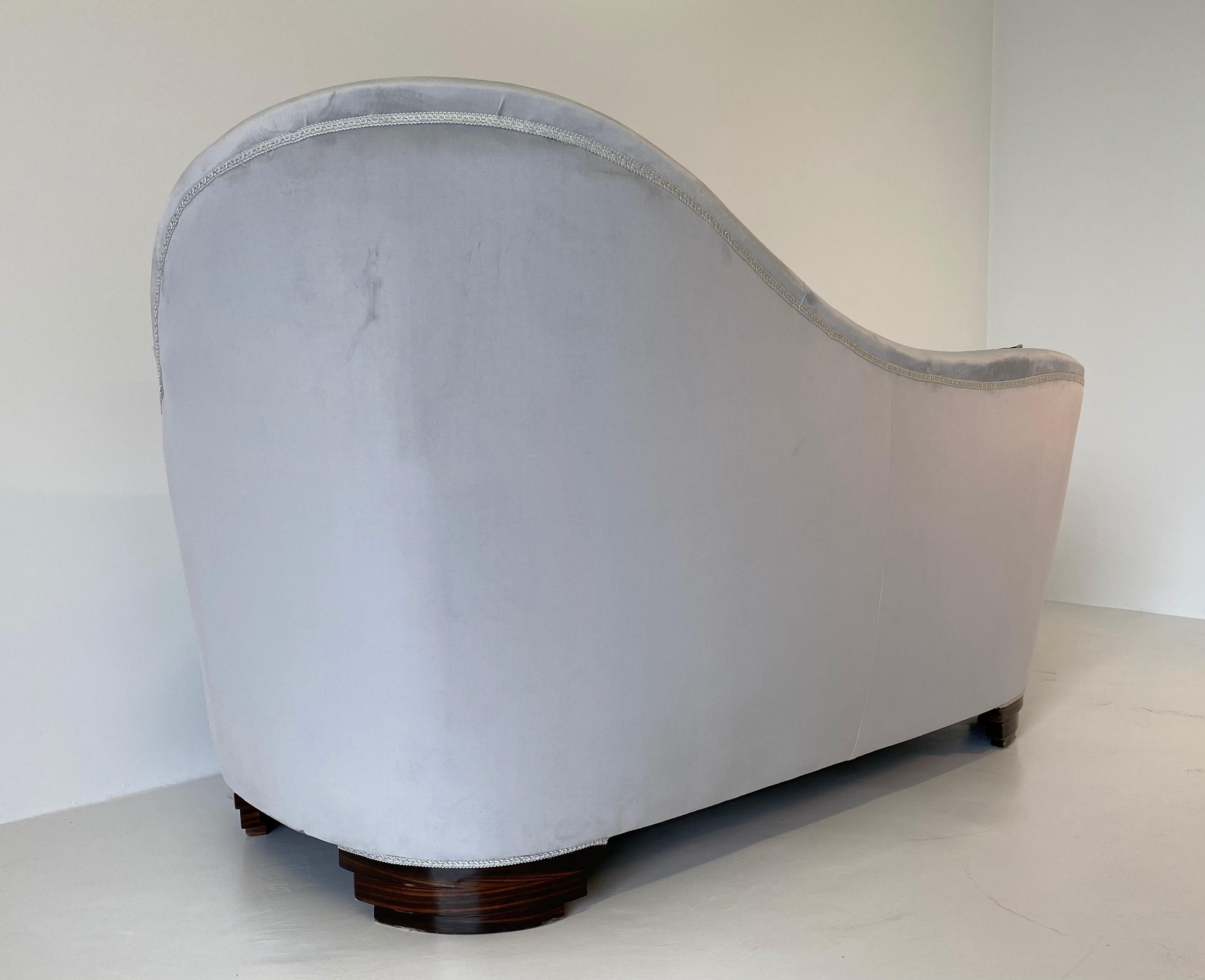 Italienisches Sofa aus grauem Samt und Makassar im Art déco-Stil, 1950er Jahre im Angebot 6