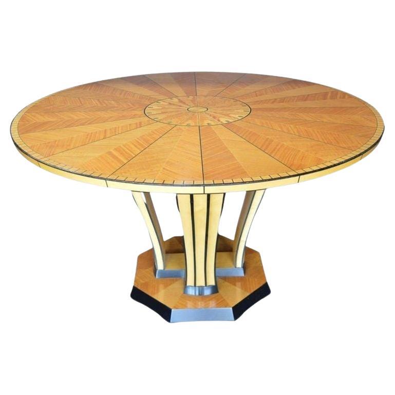 Italian Art Deco Inlaid Satinwood and Ebonized Round Table, circa 1930
s. For Sale