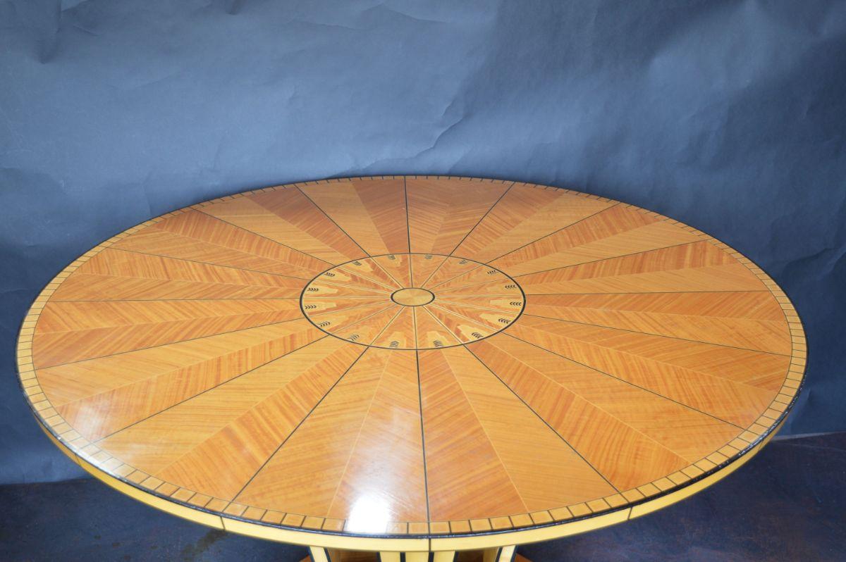 Citronnier Table italienne Art Déco en bois de satin marqueté en vente
