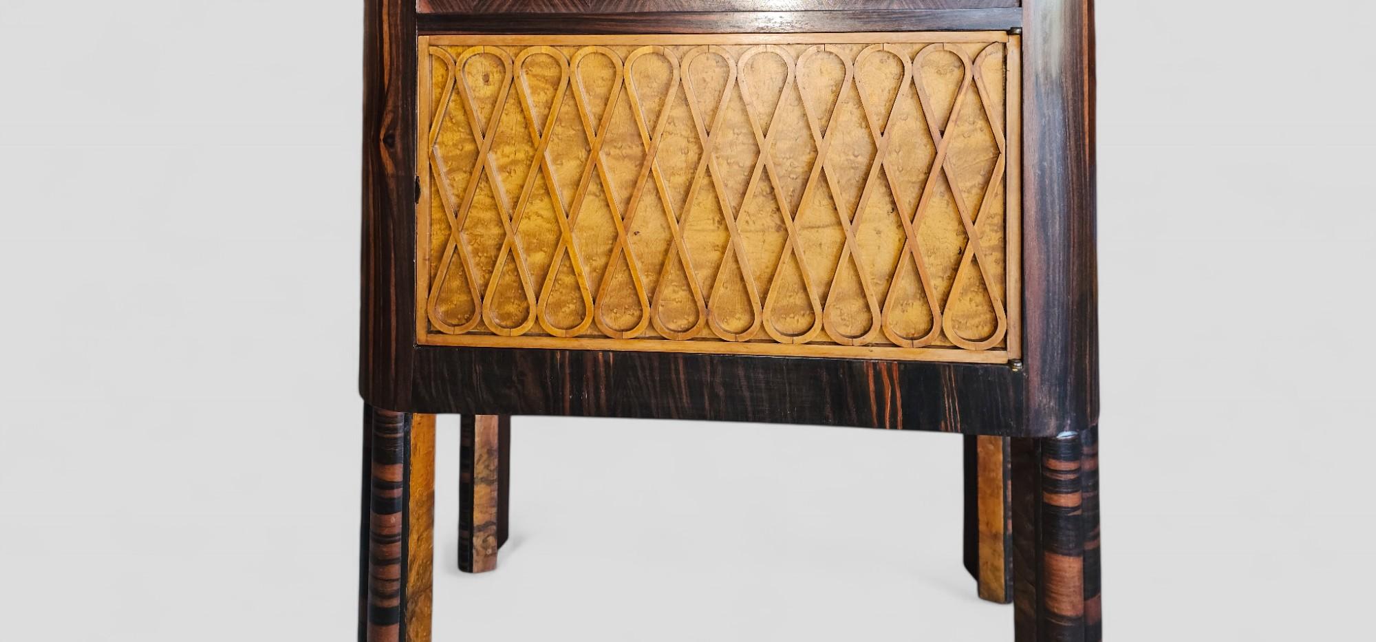 Italian Art Deco Inlayed Sidebeoard or Cabinet Bar by Sichirollo, 1930s For Sale 5