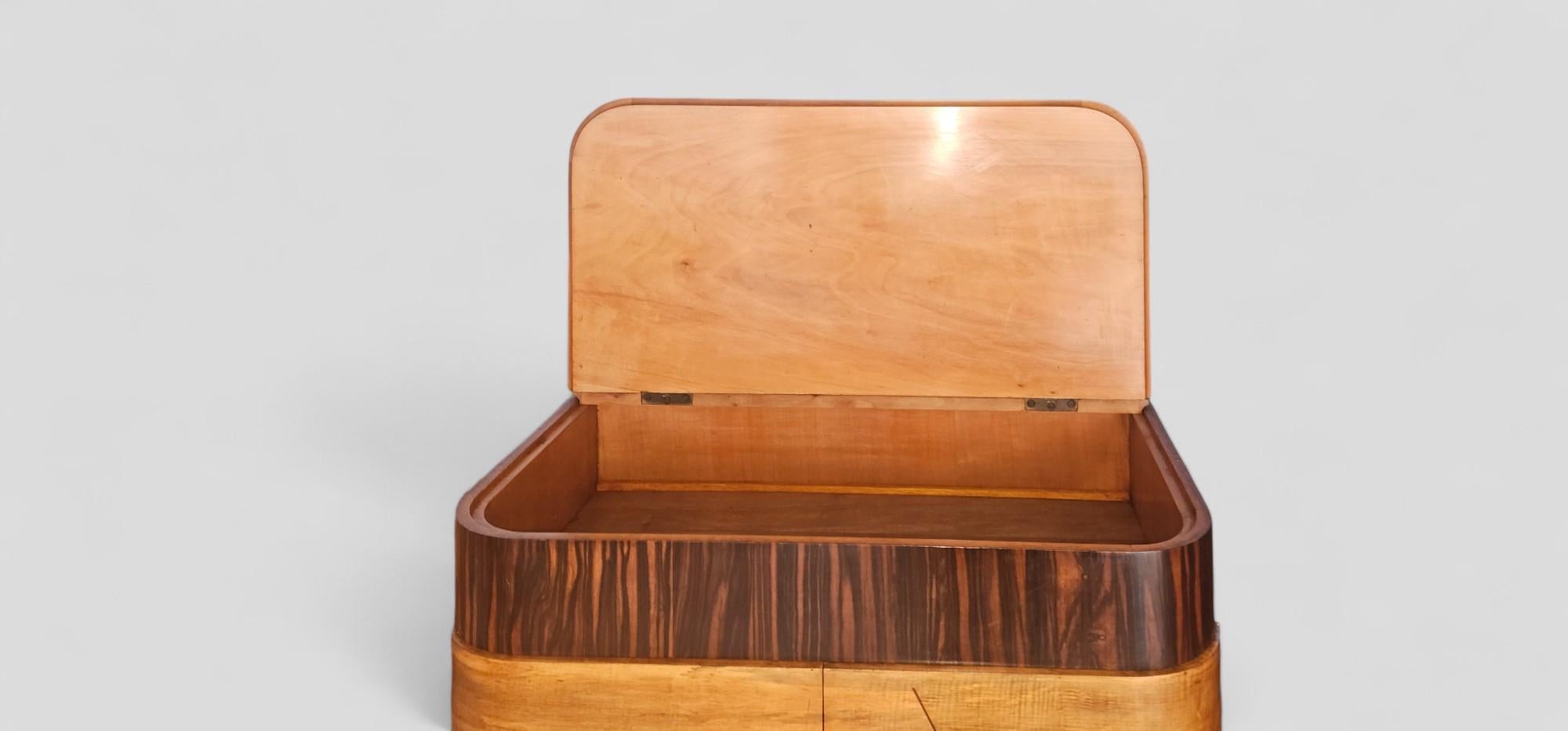 Italian Art Deco Inlayed Sidebeoard or Cabinet Bar by Sichirollo, 1930s For Sale 11
