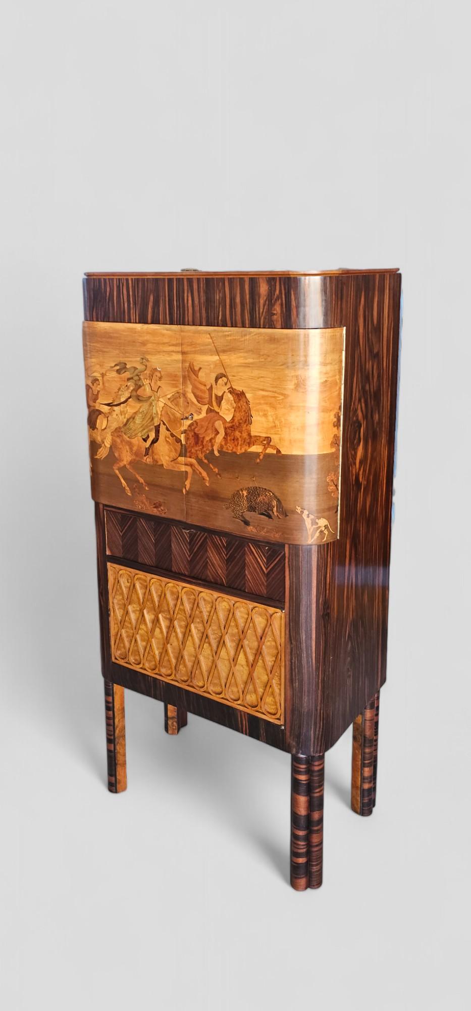Italian Art Deco Inlayed Sidebeoard or Cabinet Bar by Sichirollo, 1930s In Good Condition For Sale In Traversetolo, IT