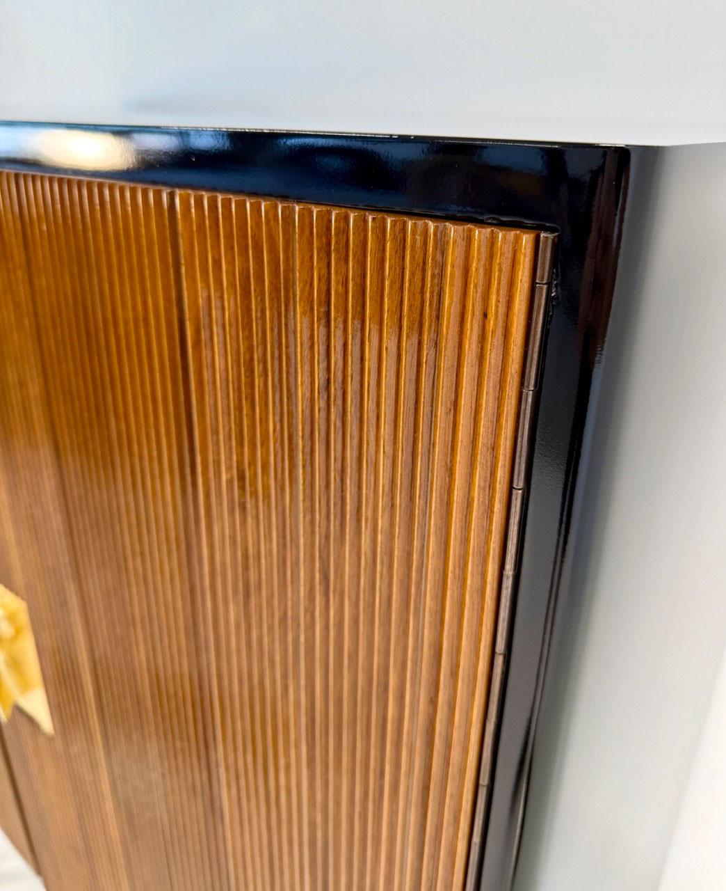 Italian Art Deco Lacquer, Walnut and Gold Leaf Bar Cabinet attr. Borsani, 1950s For Sale 2