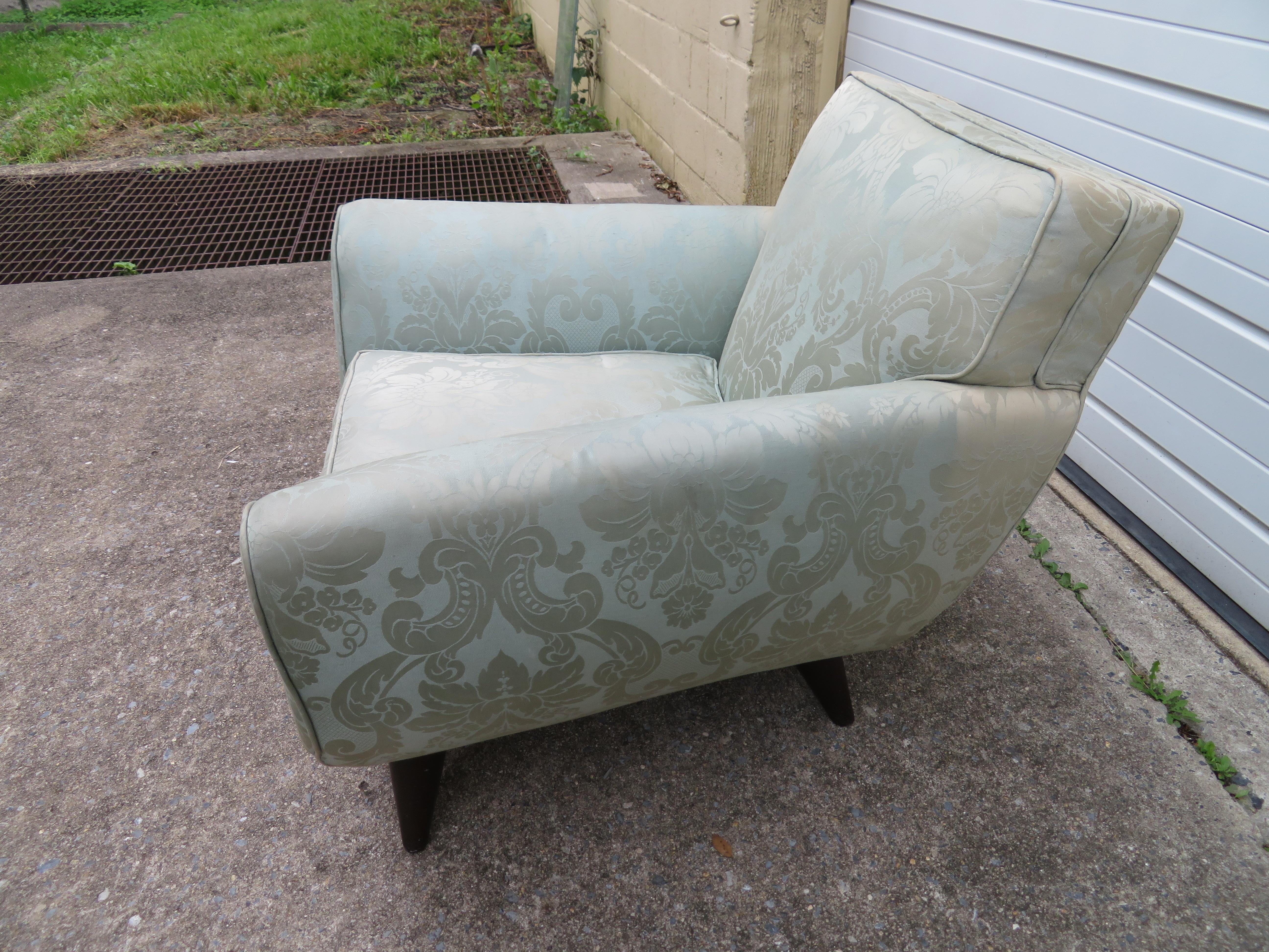 Italian Art Deco Lounge Armchair Attributed to Guglielmo Ulrich, circa 1940s In Good Condition For Sale In Pemberton, NJ