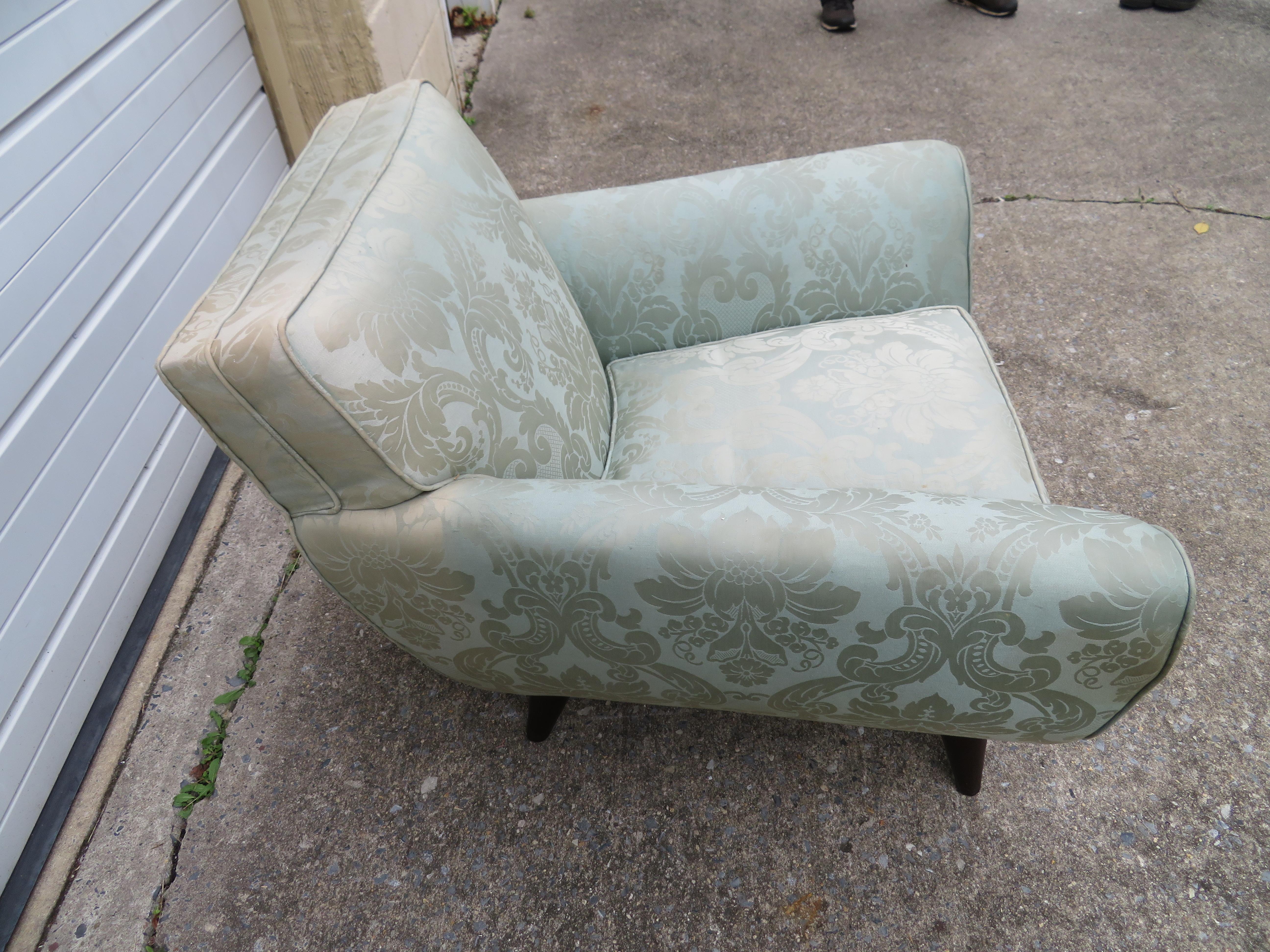 Mid-20th Century Italian Art Deco Lounge Armchair Attributed to Guglielmo Ulrich, circa 1940s For Sale