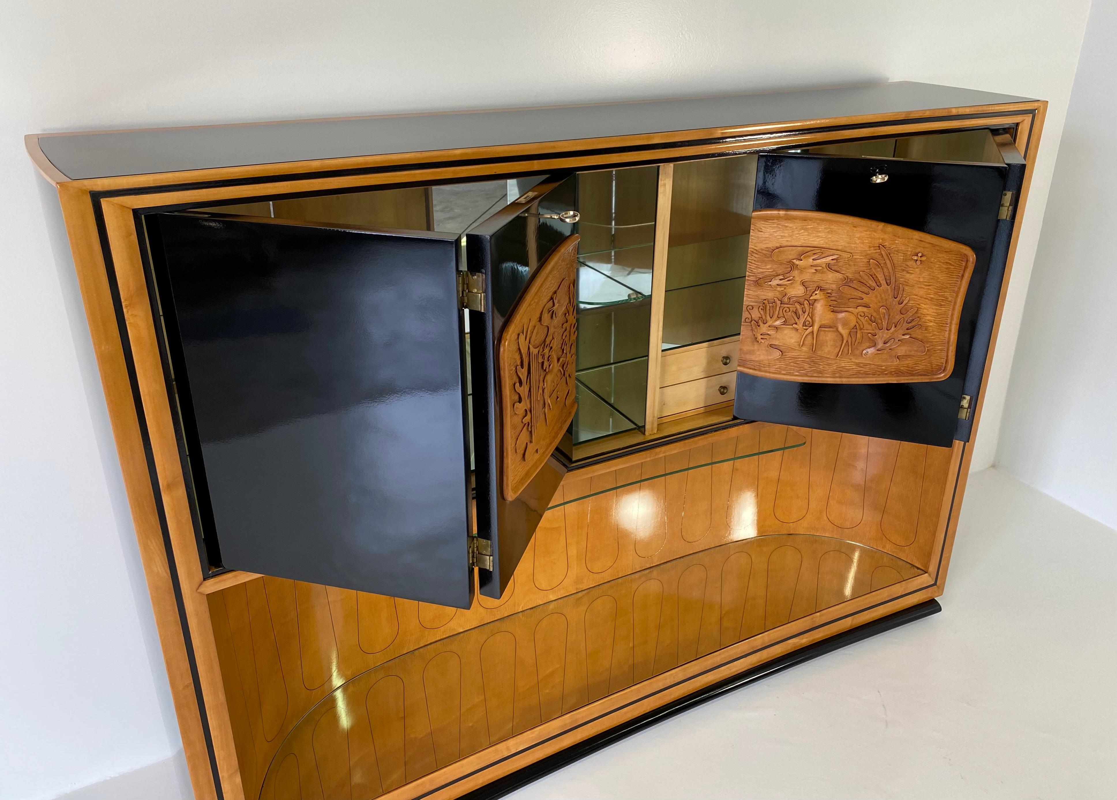 Italian Art Deco Maple and Black Lacquered Bar Cabinet by Vittorio Dassi, 1940s 6