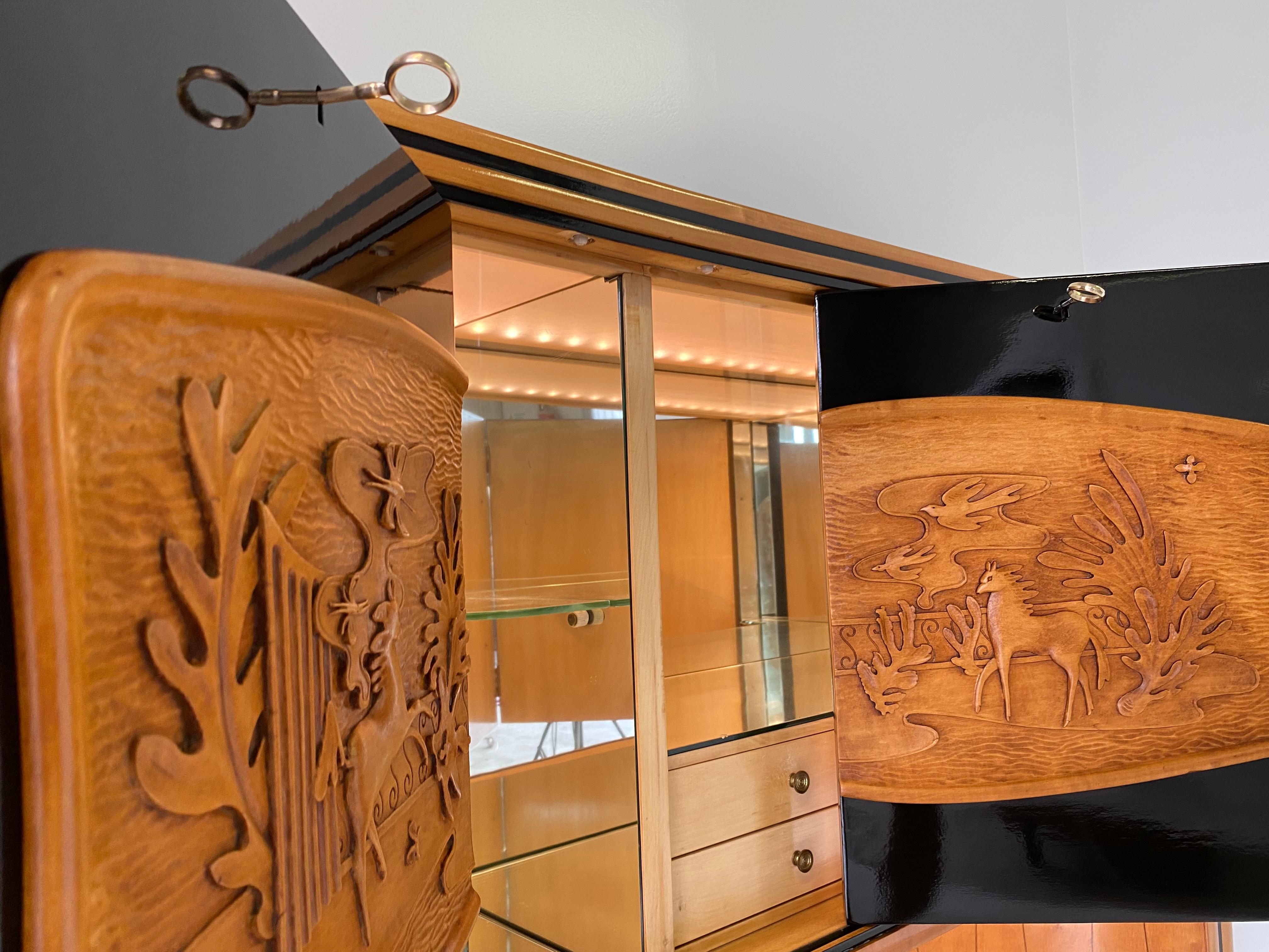 Italian Art Deco Maple and Black Lacquered Bar Cabinet by Vittorio Dassi, 1940s 8