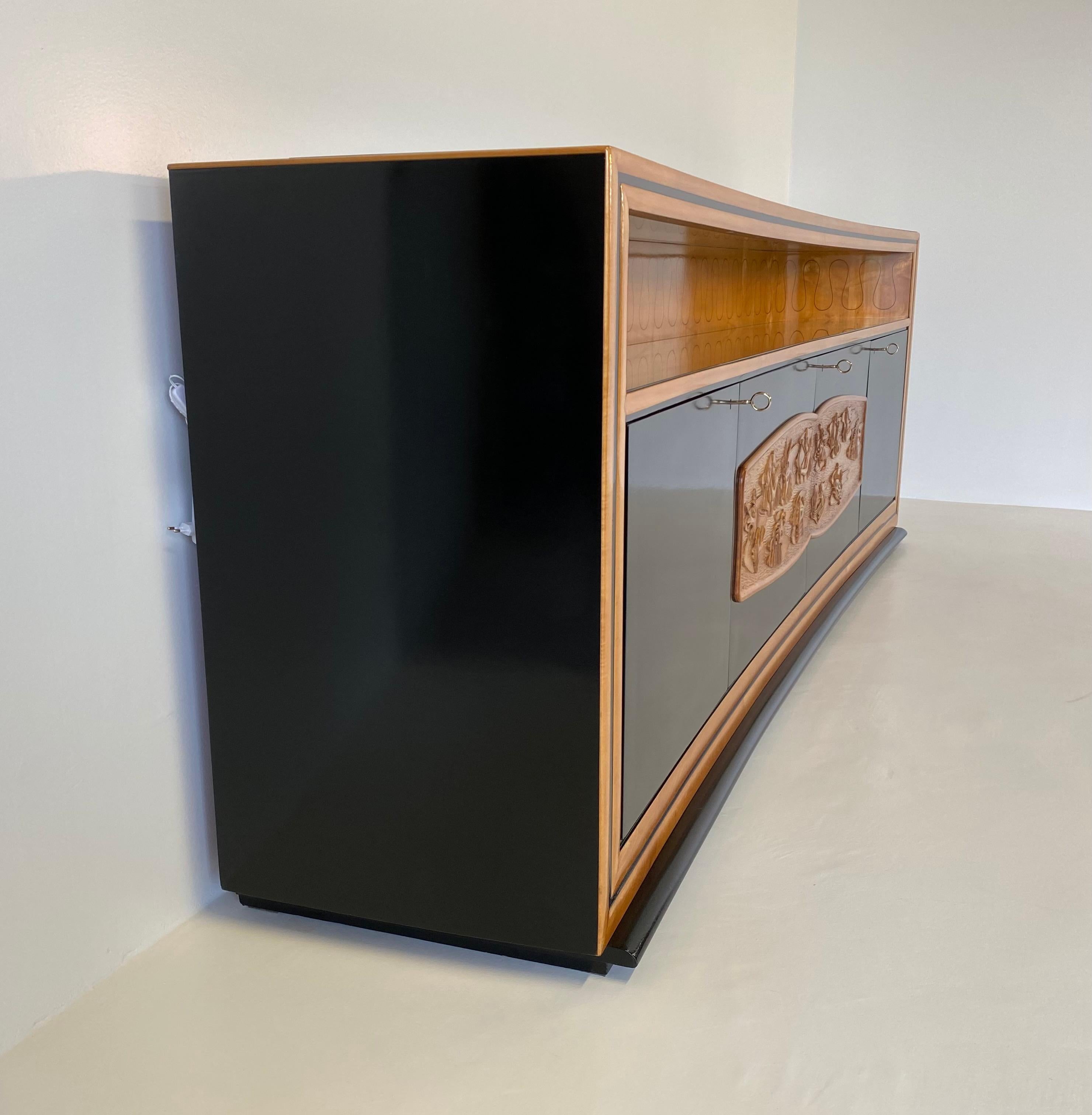 Brass Italian Art Deco Maple and Black Lacquered Sideboard by Vittorio Dassi, 1940s