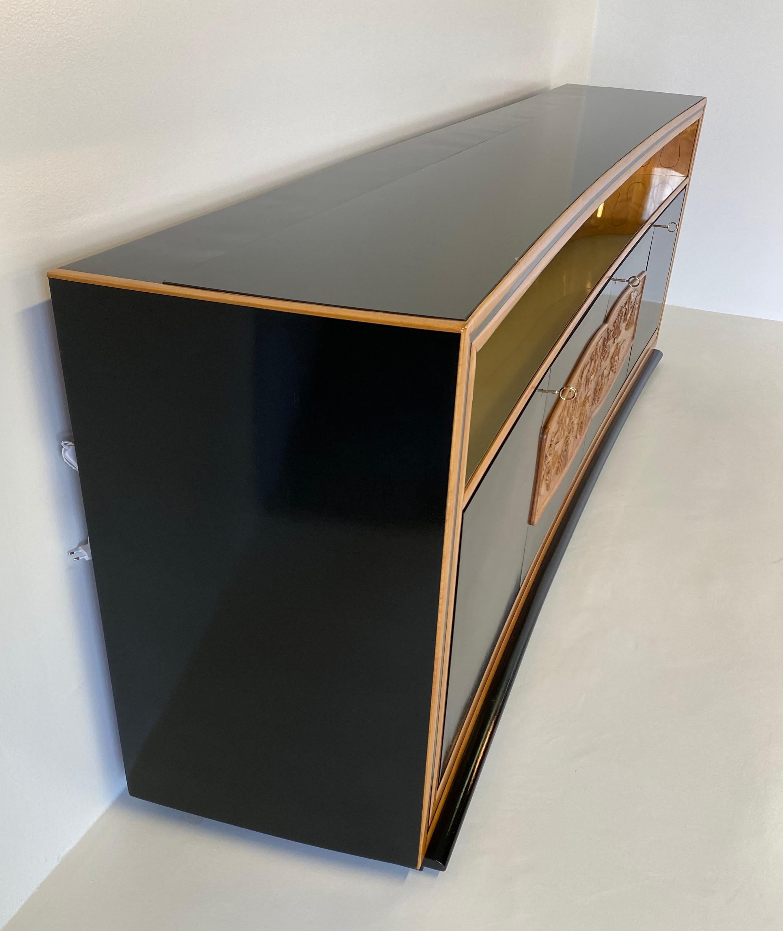 Italian Art Deco Maple and Black Lacquered Sideboard by Vittorio Dassi, 1940s 1