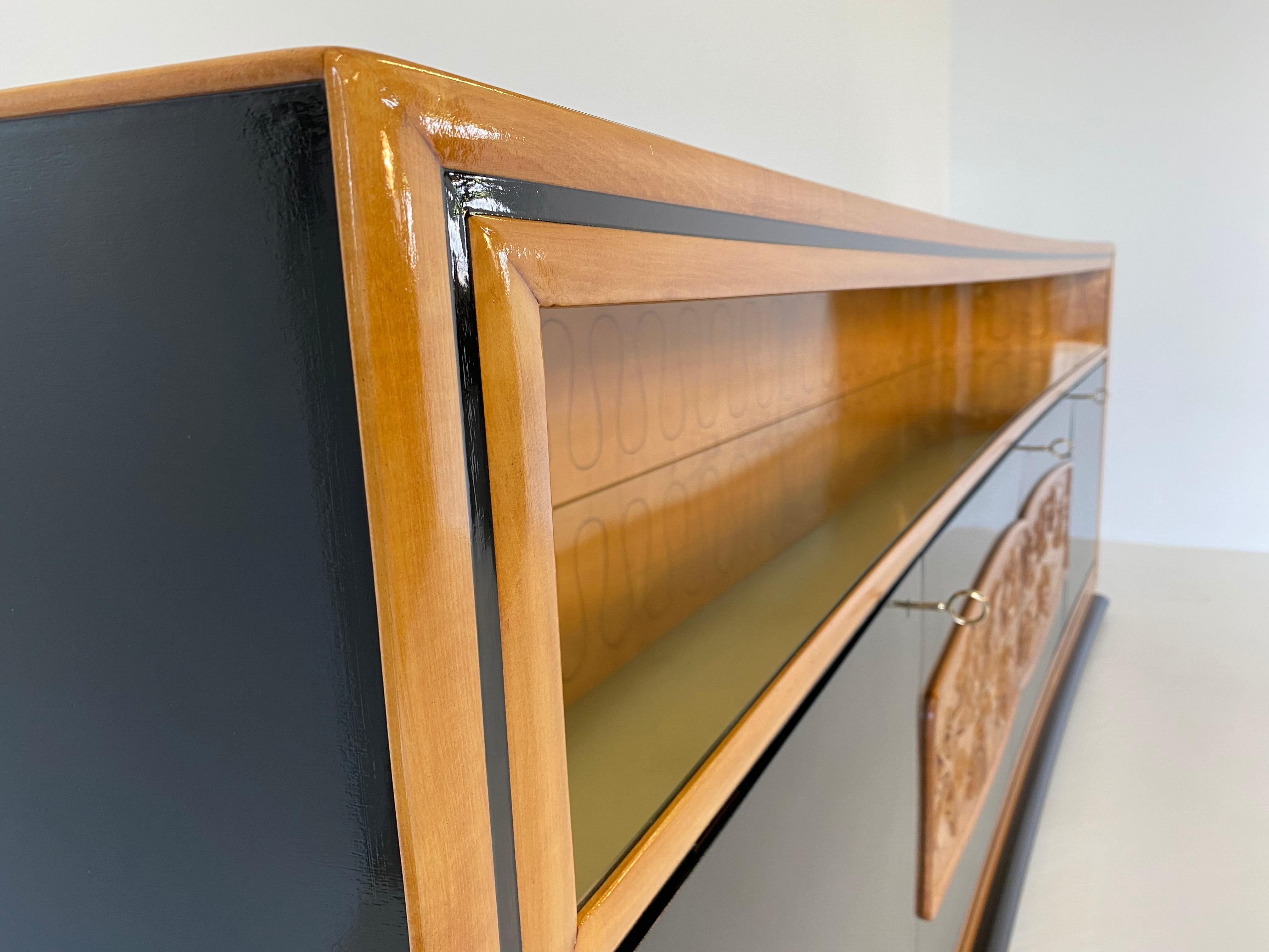 Italian Art Deco Maple and Black Lacquered Sideboard by Vittorio Dassi, 1940s 4