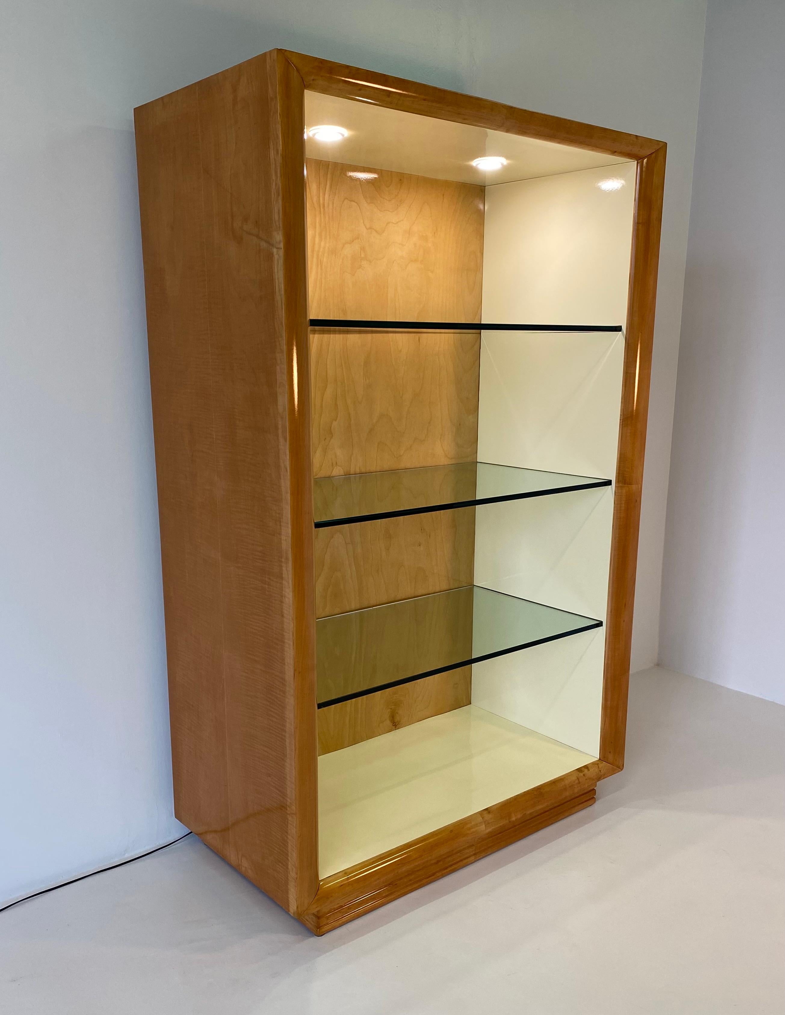 Mid-20th Century Italian Art Deco Maple And Ivory Lacquer Bookcase , 1940s For Sale