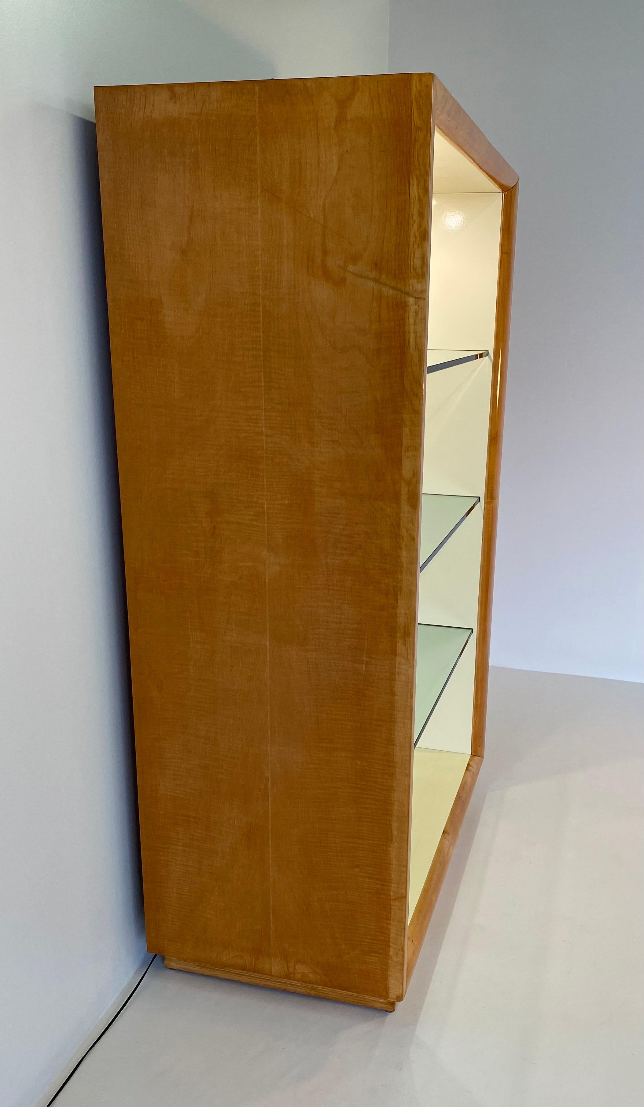 Glass Italian Art Deco Maple And Ivory Lacquer Bookcase , 1940s For Sale