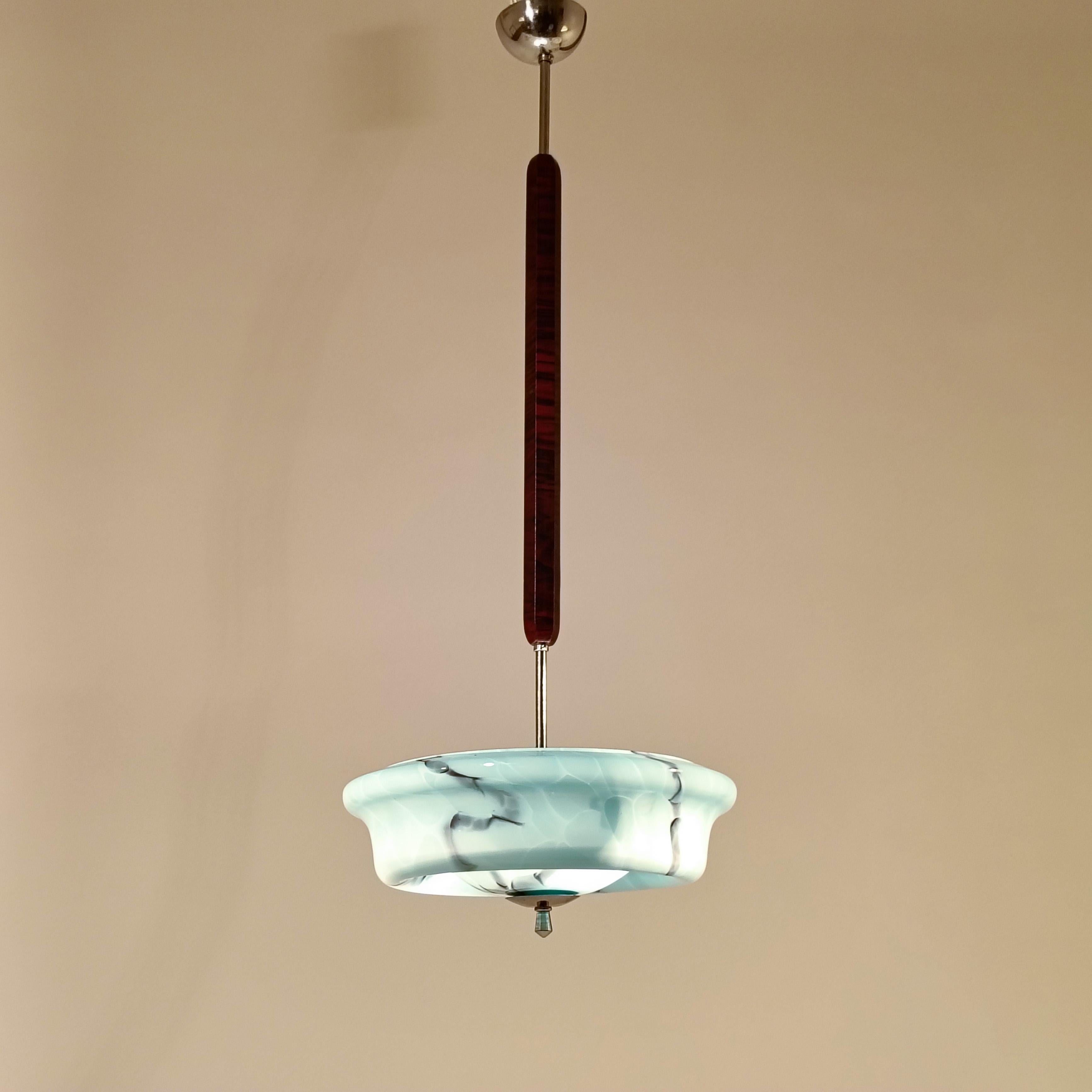 Art Decó italiano. Lámpara colgante de cristal de Murano efecto mármol, años 30 mediados del siglo XX en venta