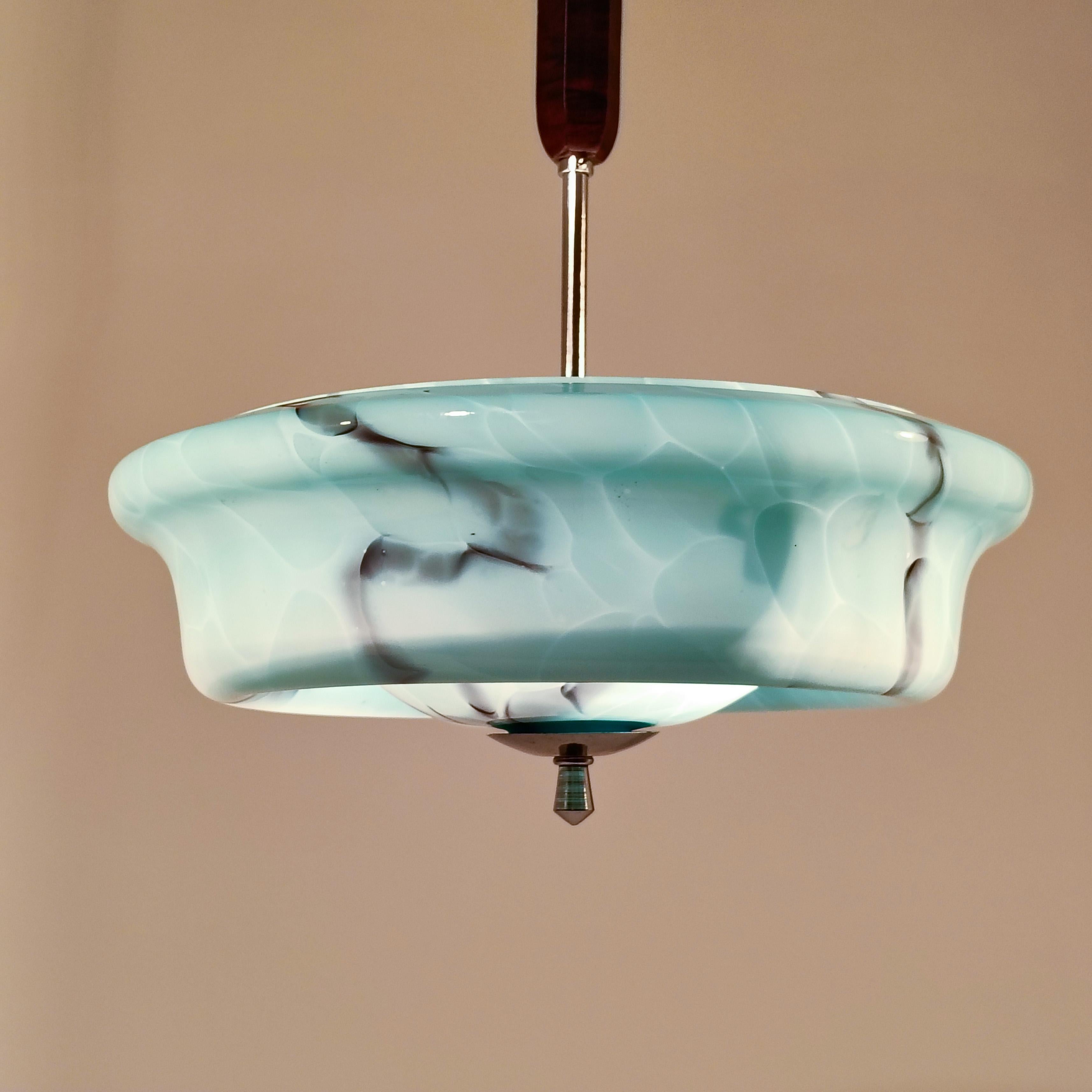 Art Decó italiano. Lámpara colgante de cristal de Murano efecto mármol, años 30 Metal en venta