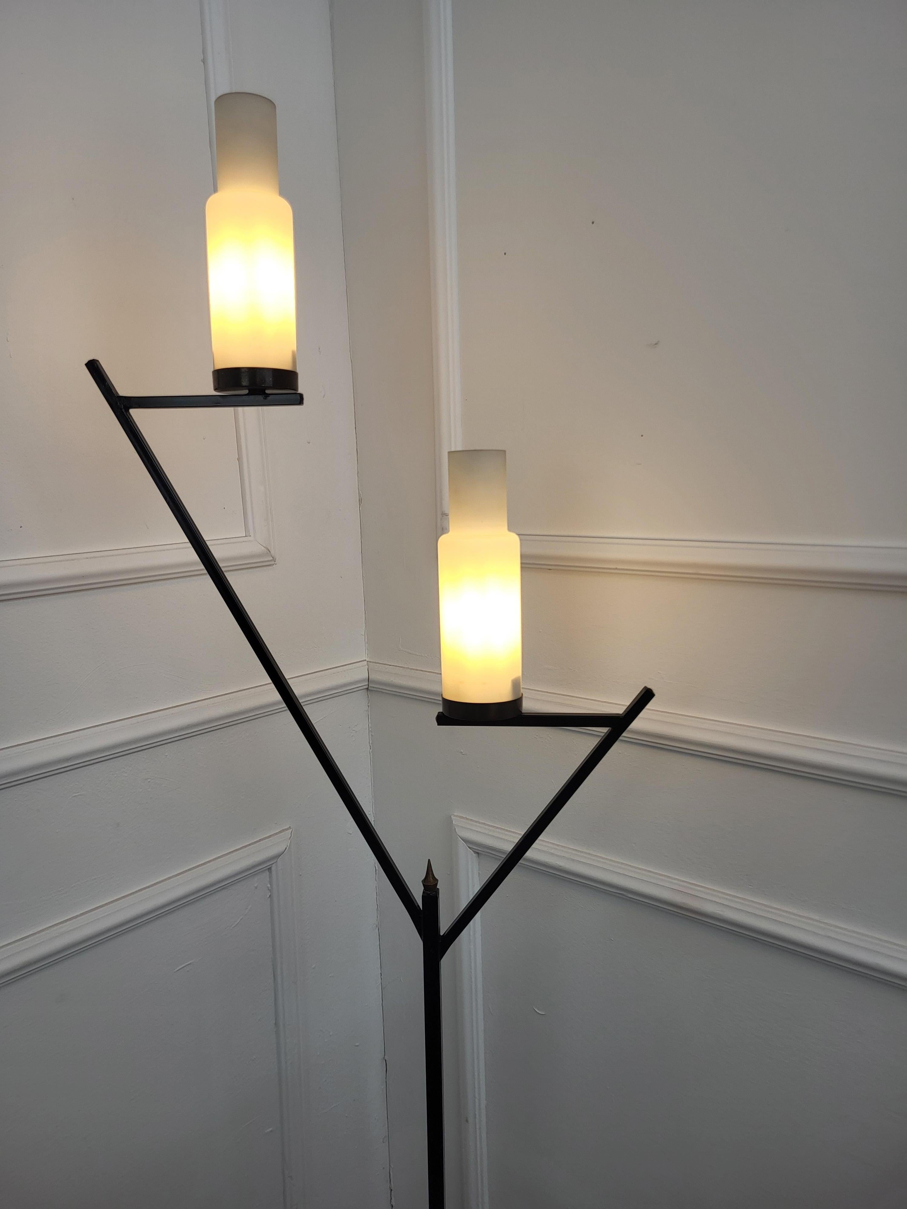 Italian Art Deco Mid-Century Black Metal Gilt Brass Opaline Glass Floor Lamp For Sale 1