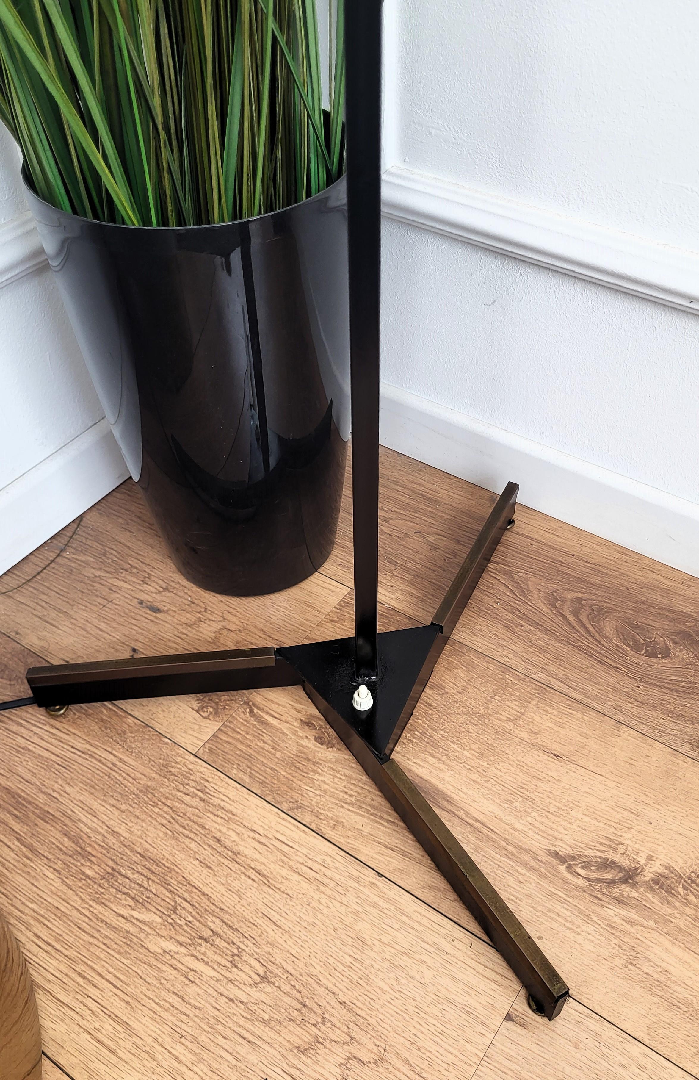 Italian Art Deco Mid-Century Black Metal Gilt Brass Opaline Glass Floor Lamp For Sale 3