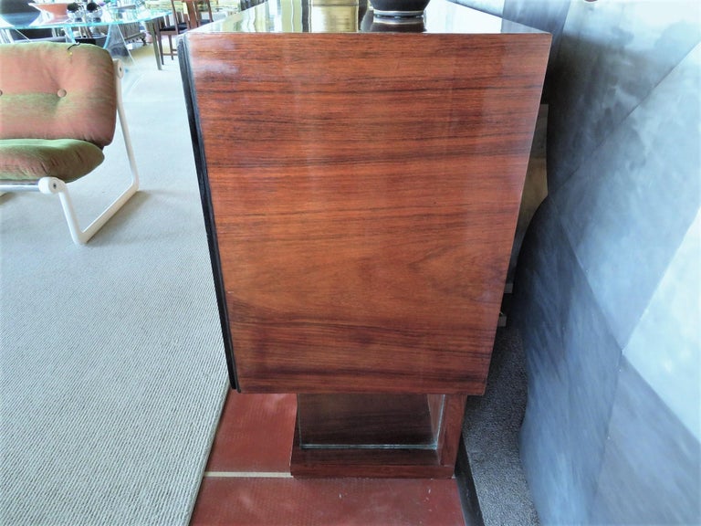 Italian Art Deco Modern Credenza Cabinet with Fontana Arte Handles and Supports For Sale 7