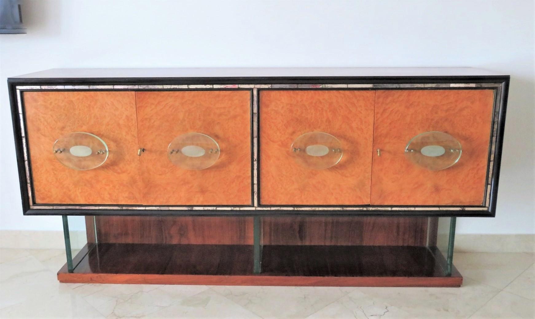 Italian Art Deco Modern Credenza Cabinet with Fontana Arte Handles and Supports In Good Condition In Miami, FL