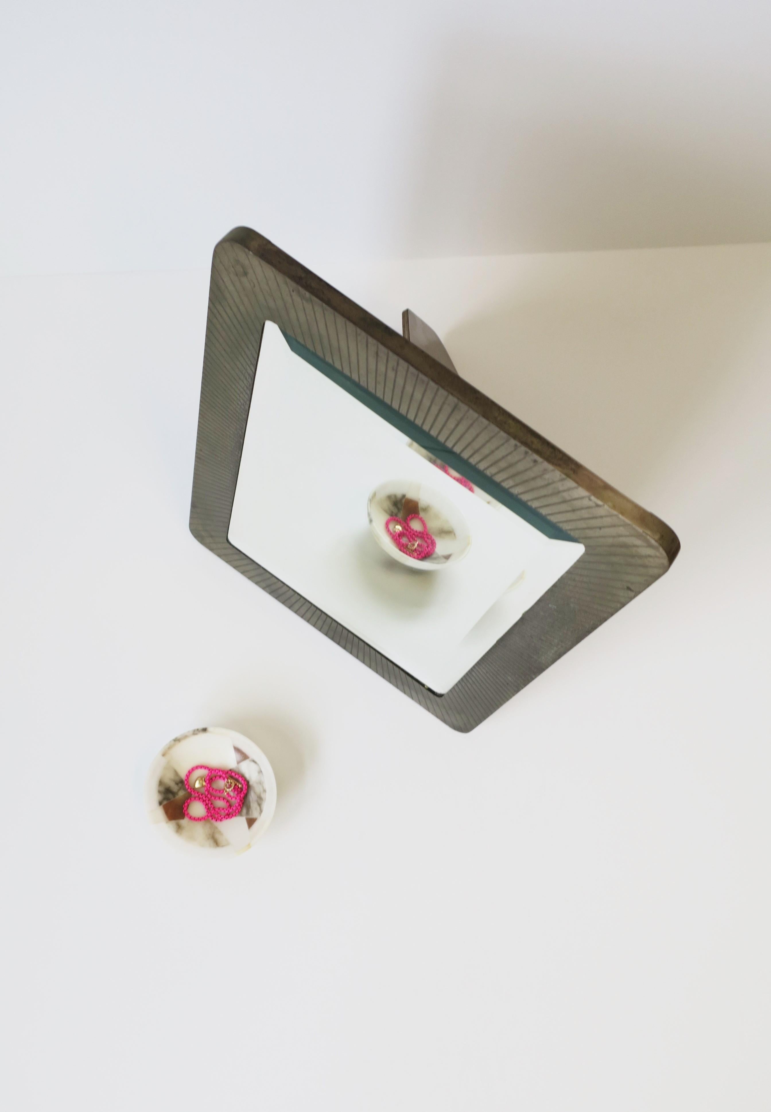 Miroir de coiffeuse italienne moderne Art Déco en argent sterling en vente 2