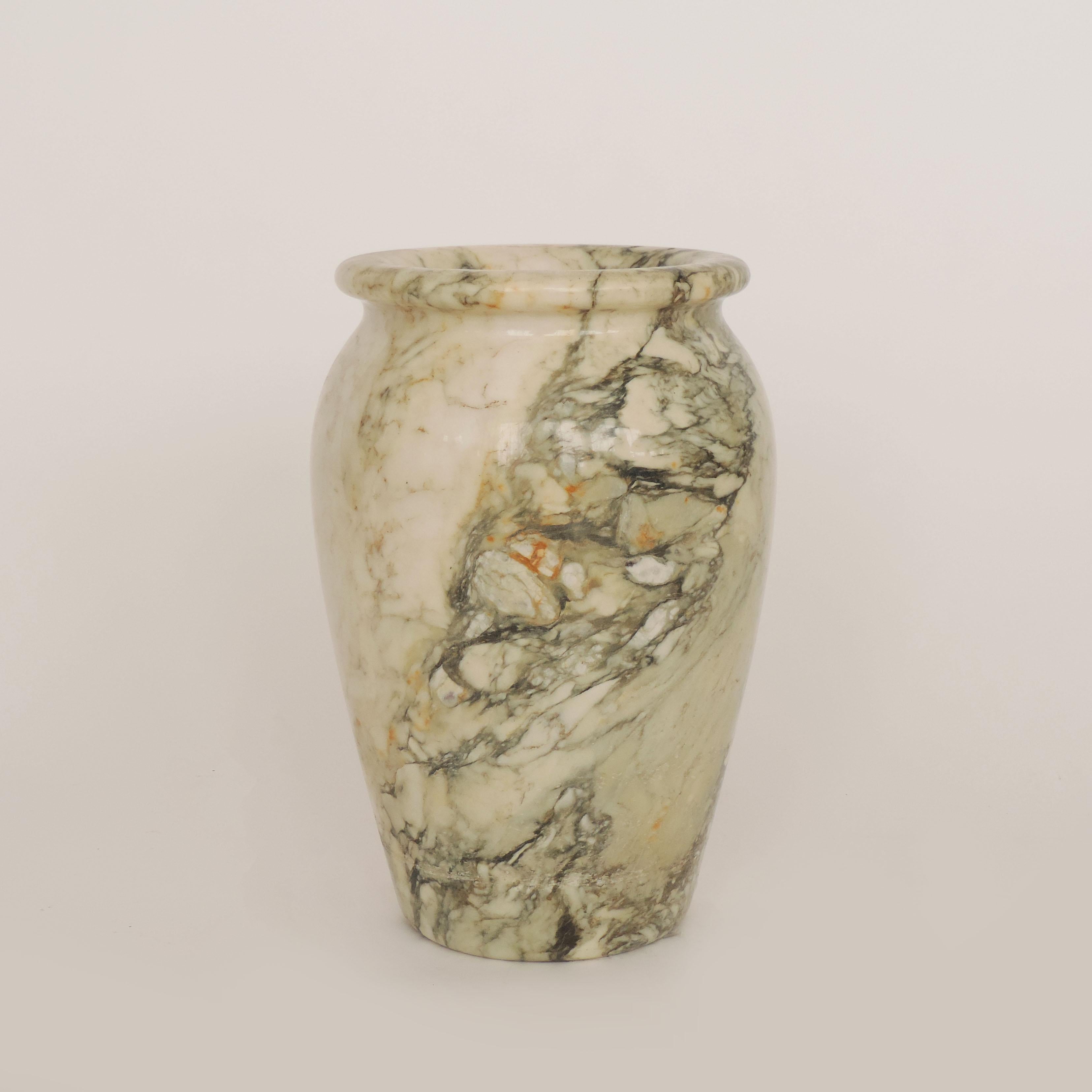 Italian Art Deco Monumental Marble Vase, Italy, 1920s In Good Condition In Milan, IT