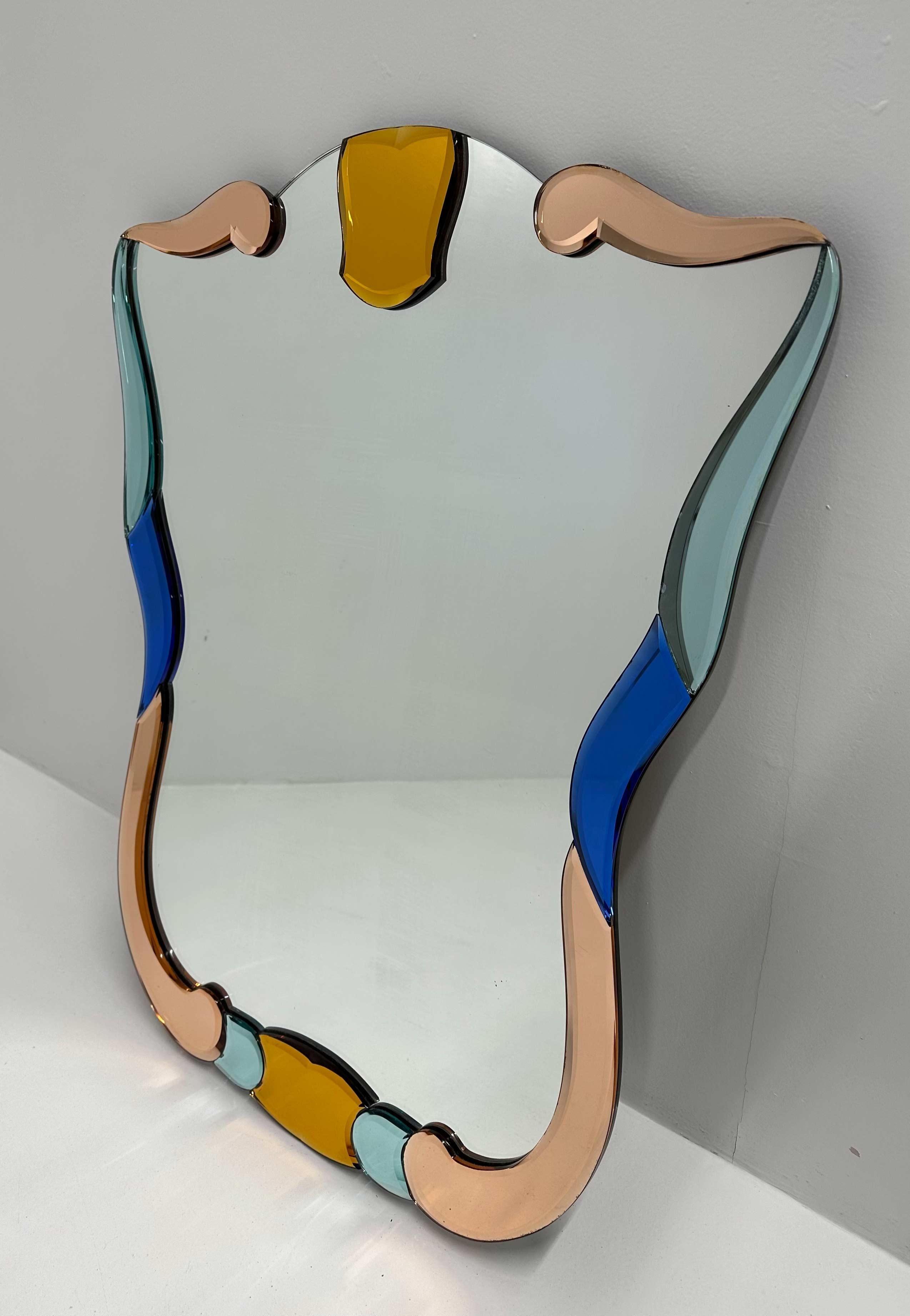 Italienischer Art Deco Murano Spiegel aus farbigem Glas, 80er Jahre  im Zustand „Gut“ im Angebot in Meda, MB