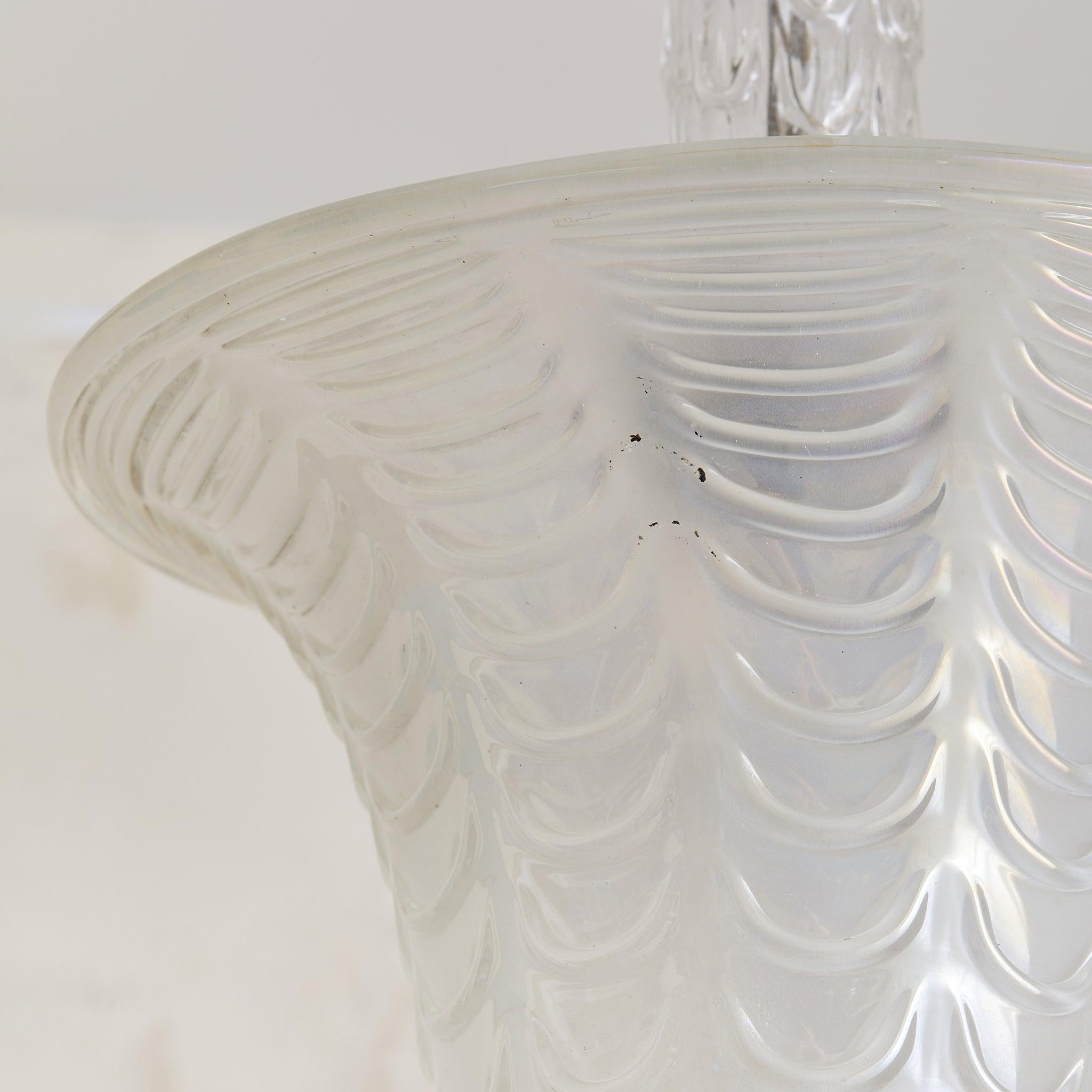 Italian Art Deco Murano Glass Bell Pendant Attributed to Barovier & Toso, 1950s In condizioni buone in vendita a Chicago, IL