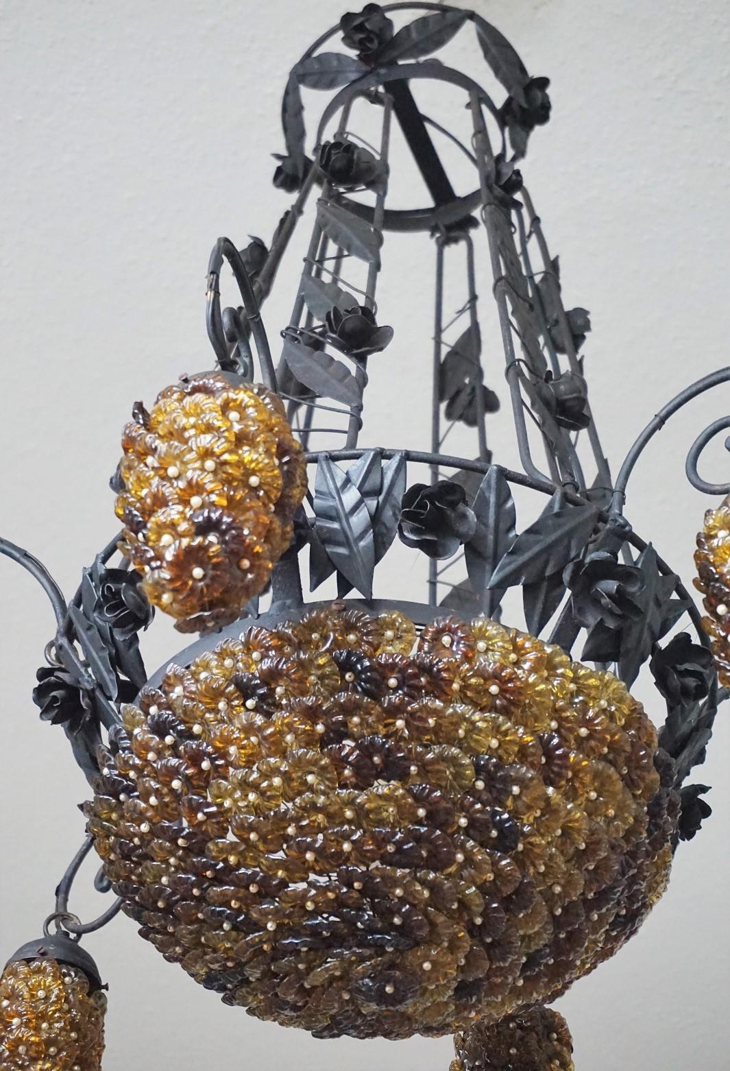 Italian Murano Glass Wrought Iron Seven-Light Chandelier, 1930s In Good Condition For Sale In Frankfurt am Main, DE