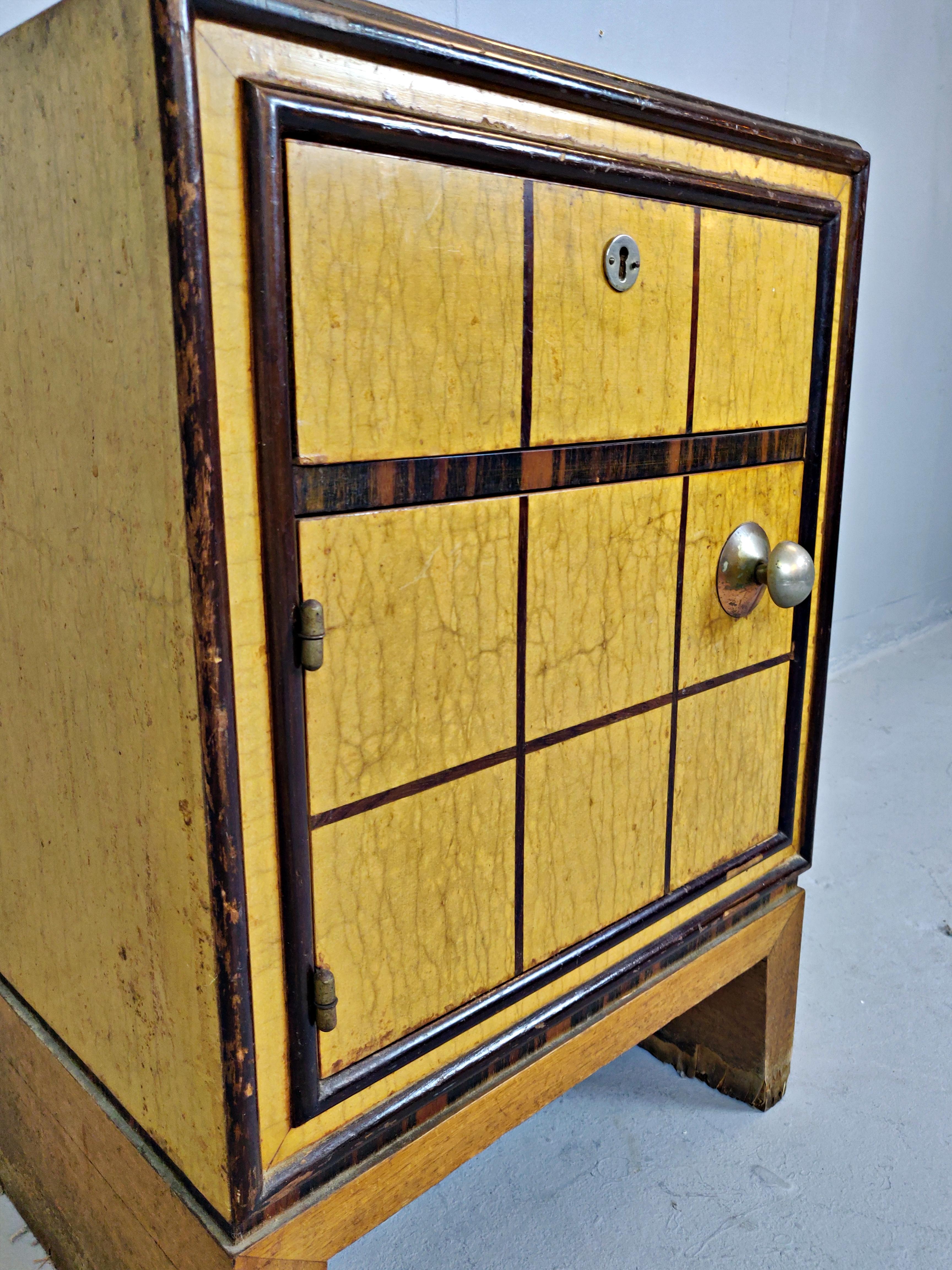 Italian Art Deco Nightstands In Fair Condition For Sale In Brussels, BE